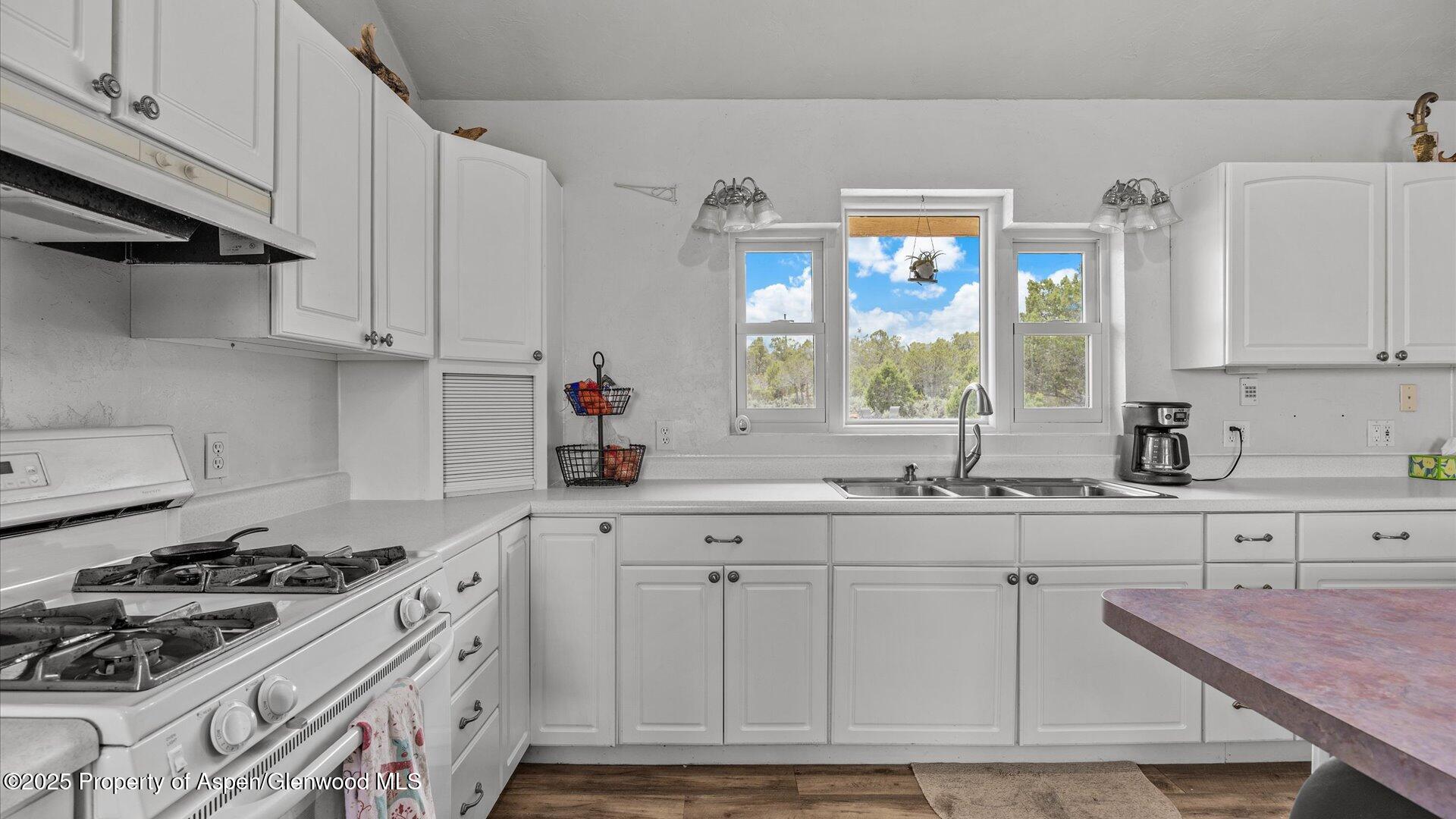 2051 Grass Mesa Road Property Photo 6