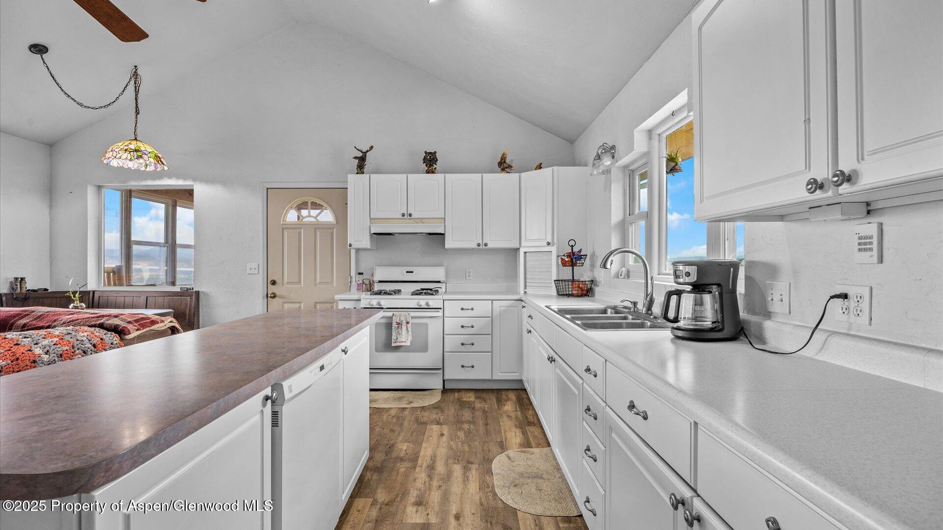 2051 Grass Mesa Road Property Photo 7