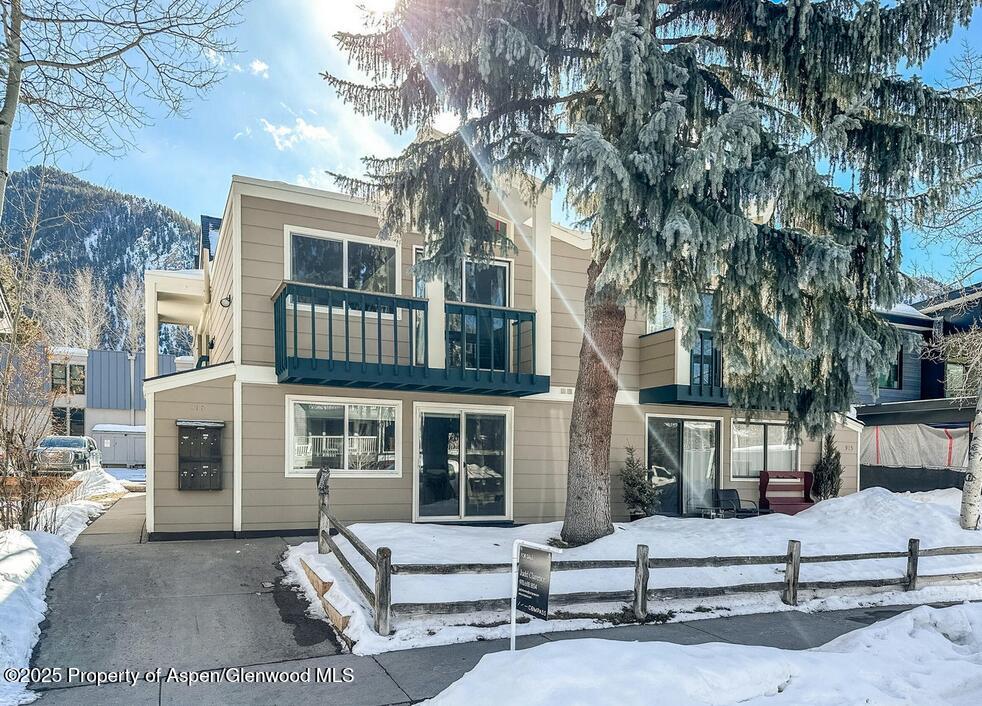 915 E Hopkins Avenue, 4 Property Photo 1
