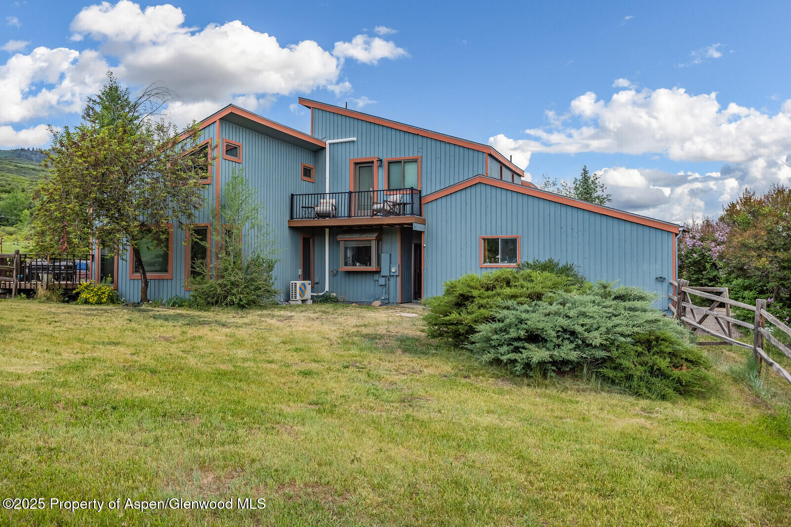 112 W Sunlight Court Property Photo 1