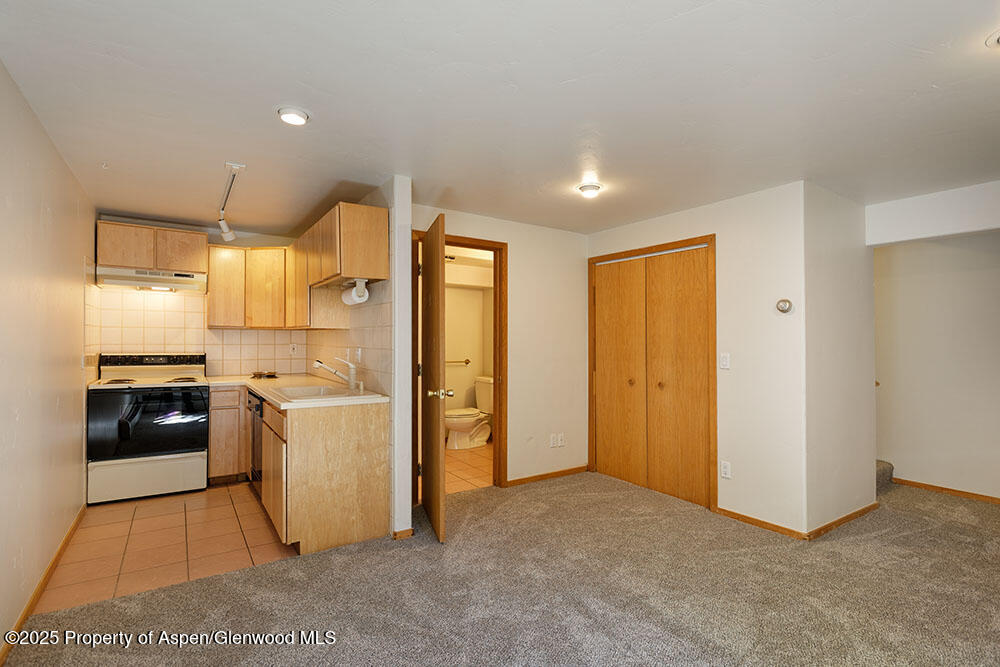 311 Midland Avenue Property Photo 14