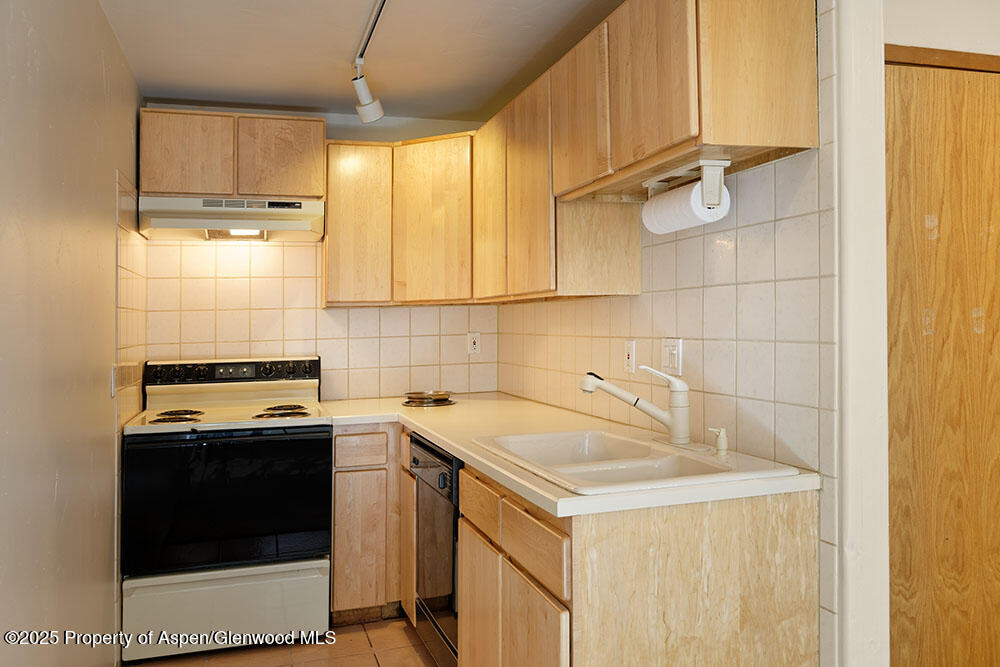 311 Midland Avenue Property Photo 15