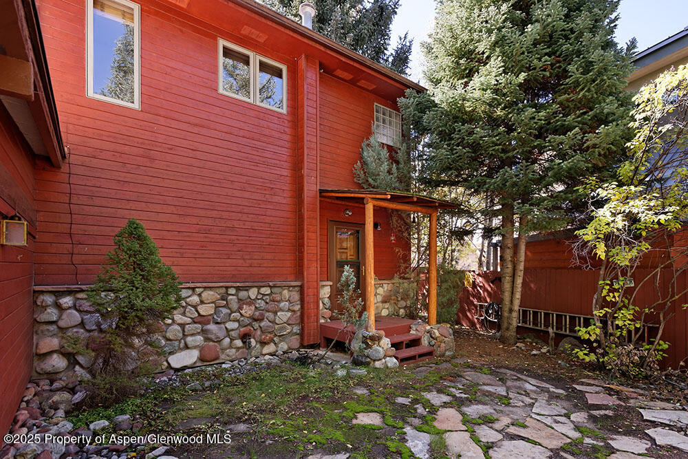 311 Midland Avenue Property Photo 23