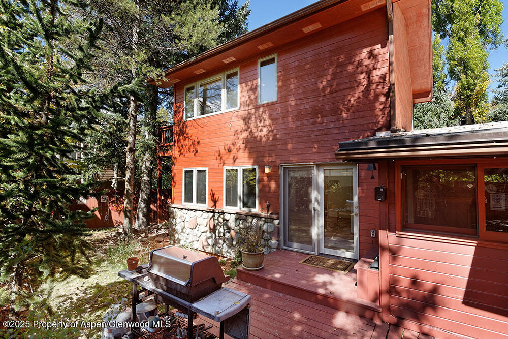 311 Midland Avenue Property Photo 27