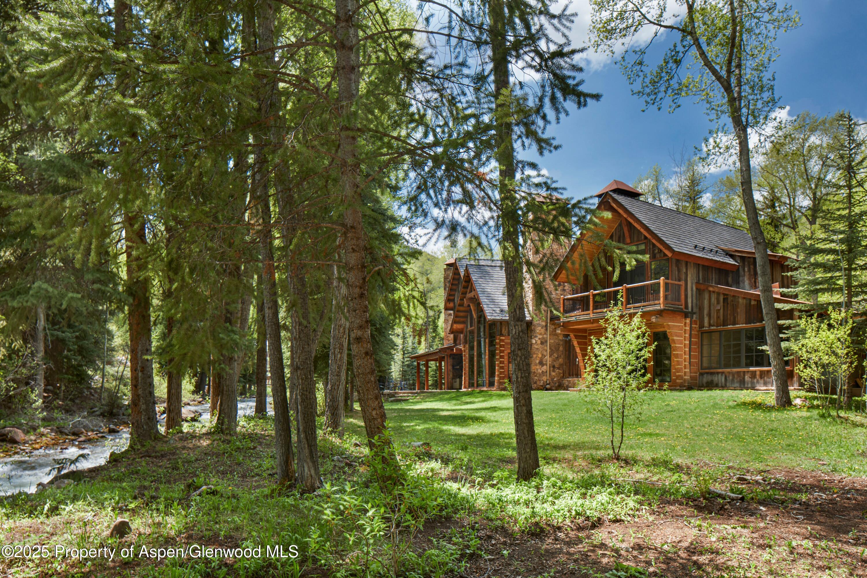 143 N Conundrum Creek Road Property Photo
