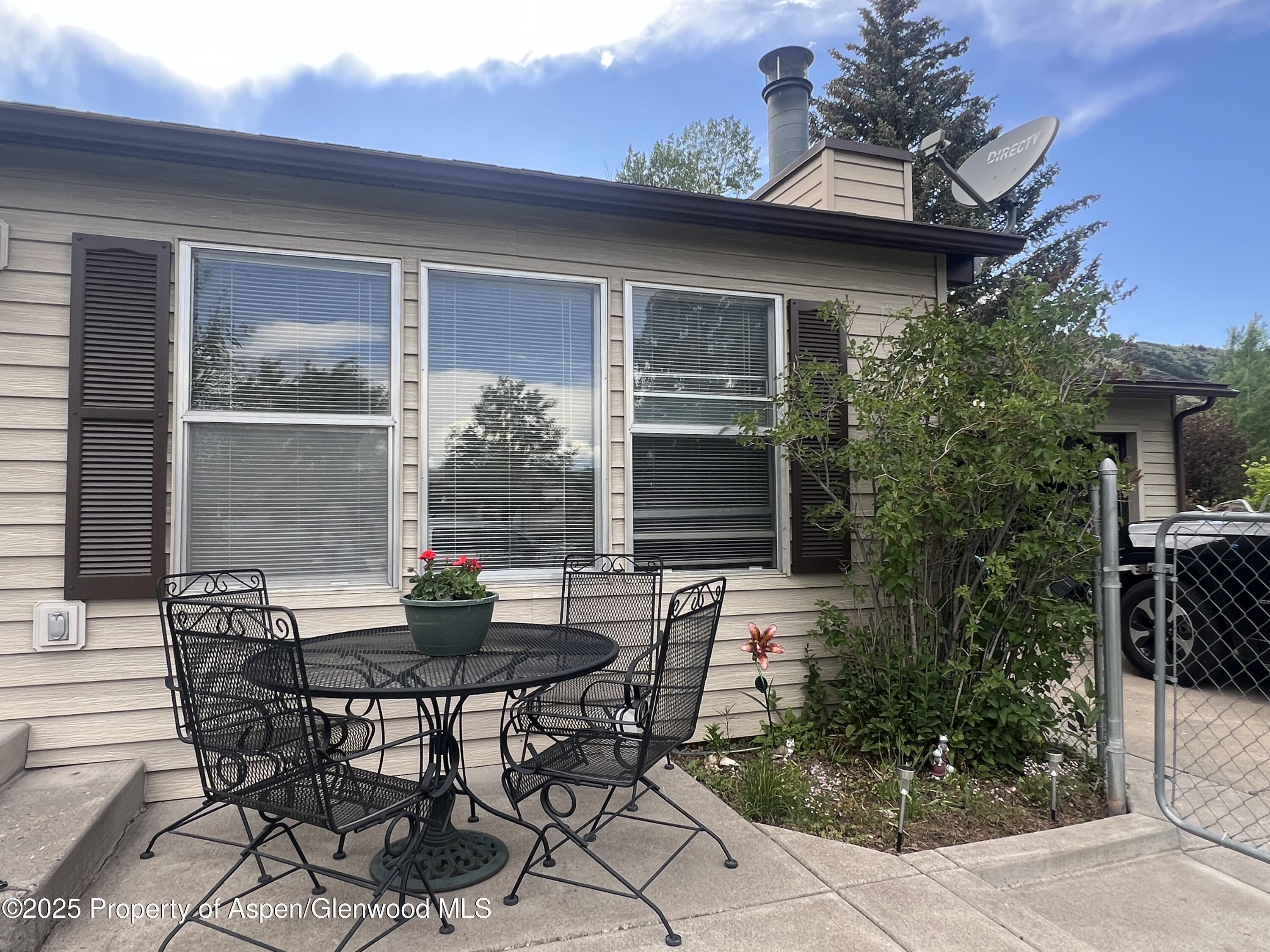1109 Mark Circle Property Photo 1