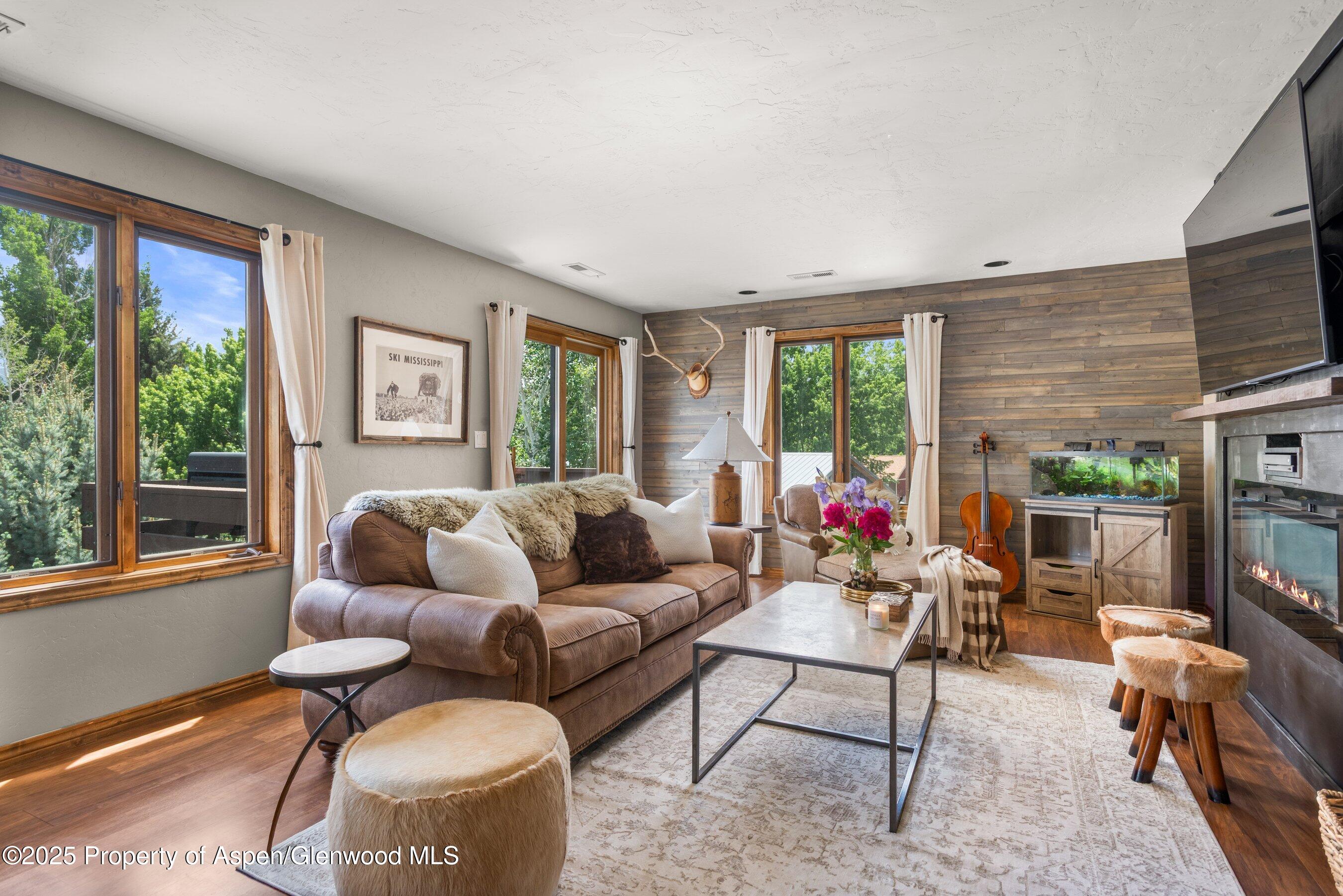 1472 W Main Street