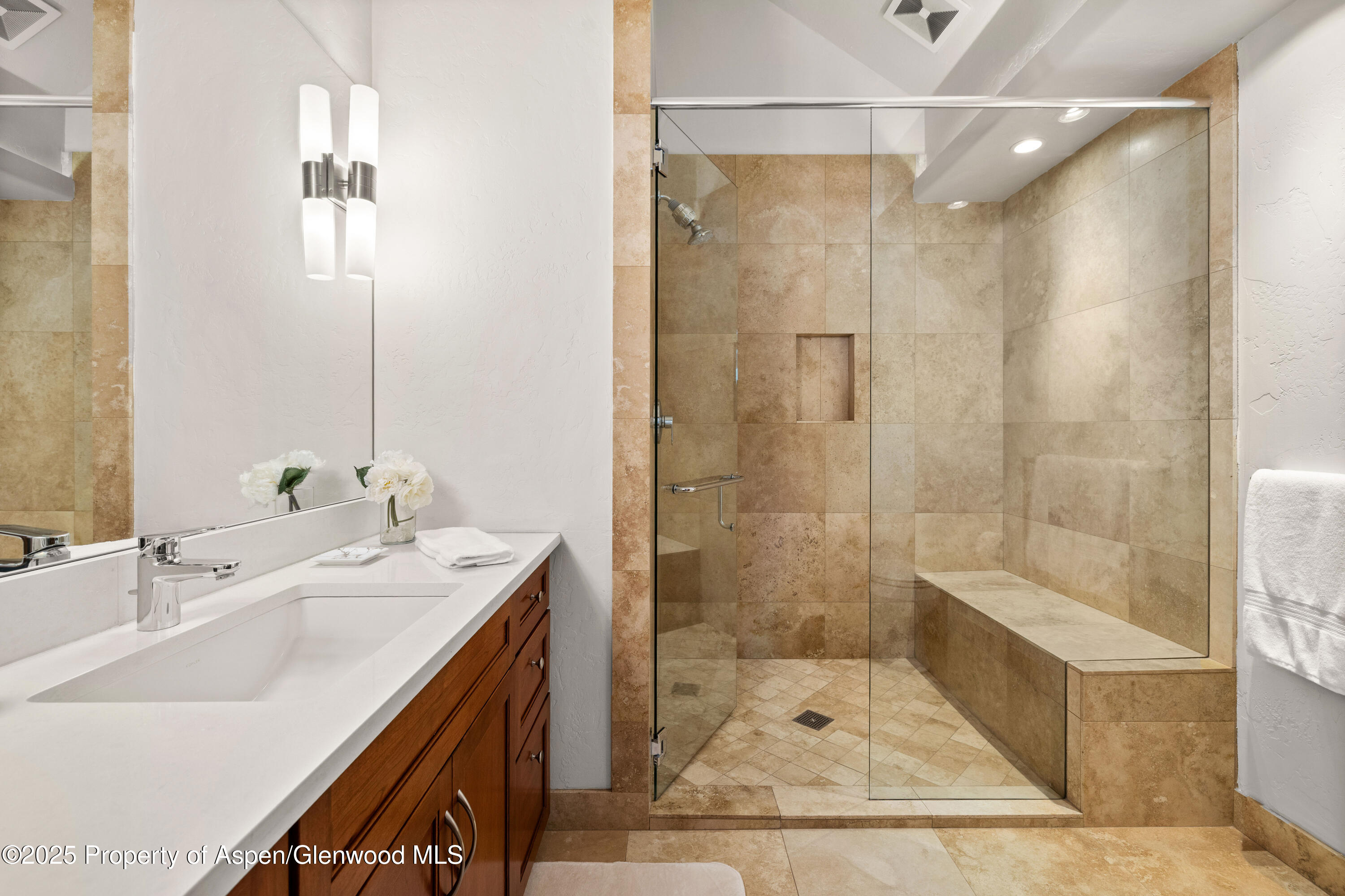 777 Castle Creek Drive Property Photo 15