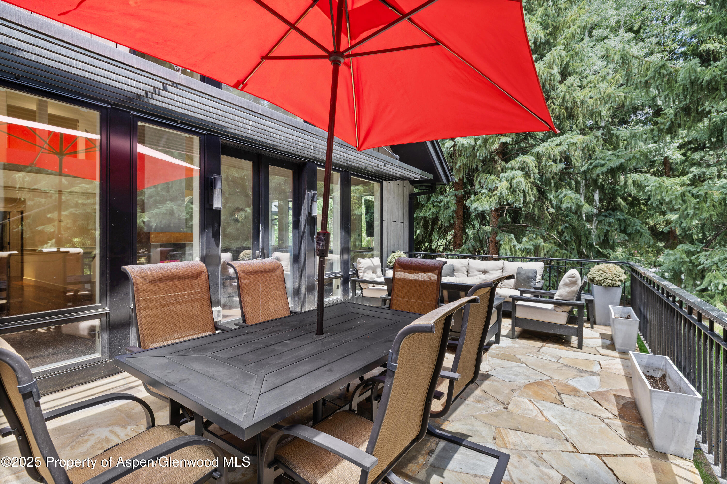 777 Castle Creek Drive Property Photo 24