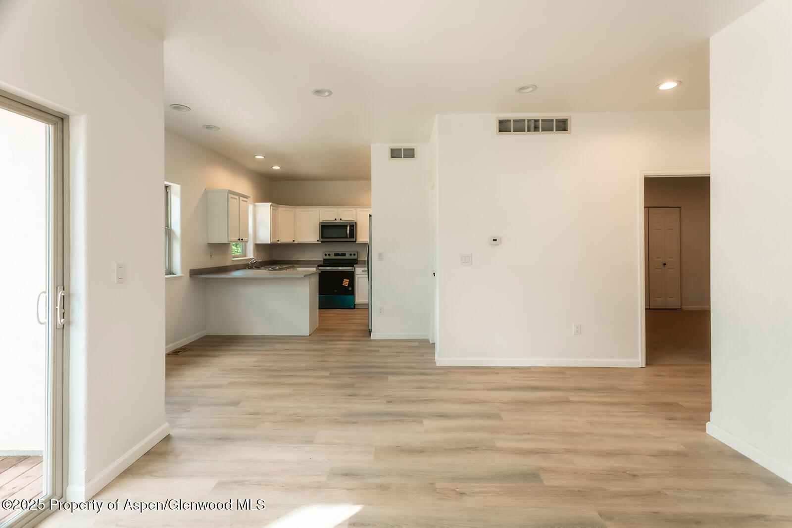 94 Castle Ridge Drive Property Photo 11