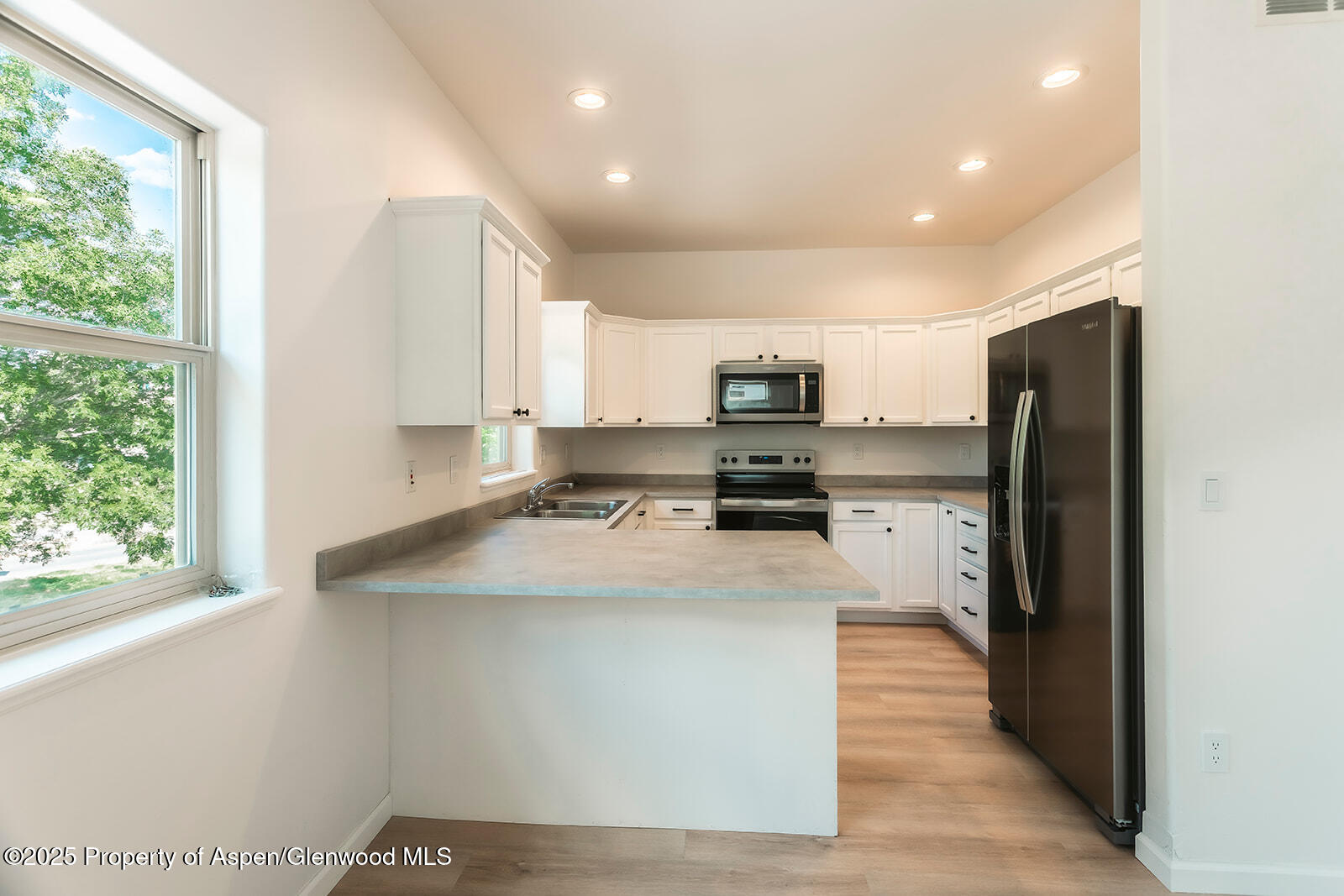94 Castle Ridge Drive Property Photo 12
