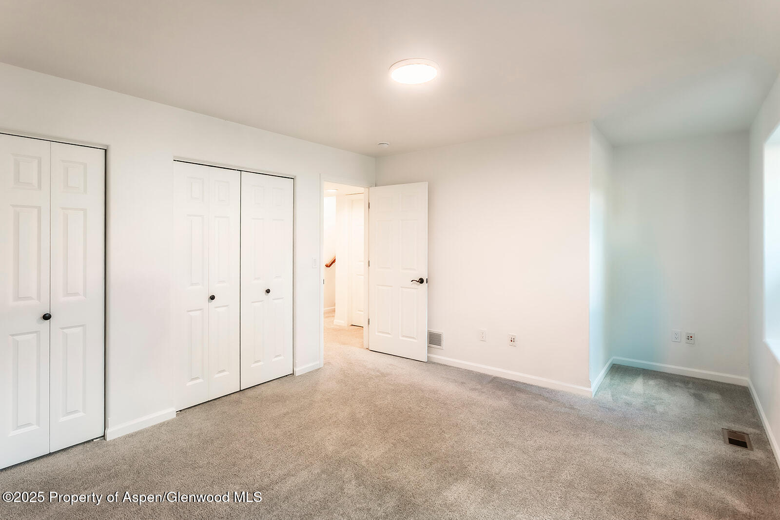 94 Castle Ridge Drive Property Photo 23