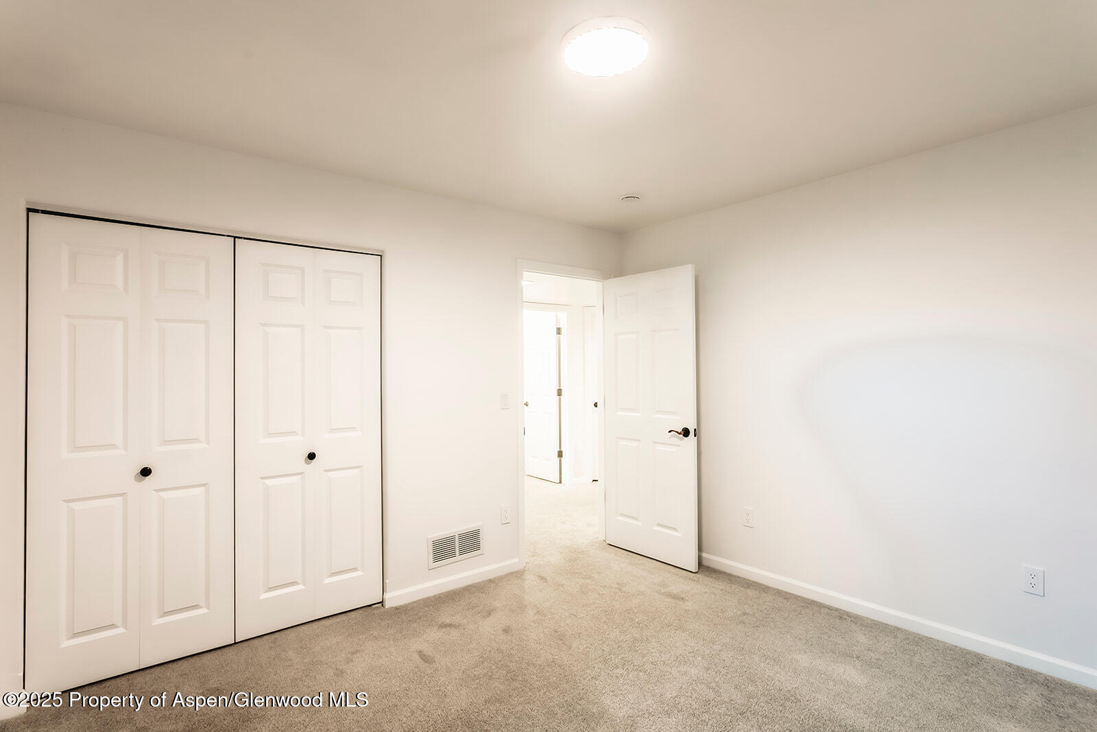 94 Castle Ridge Drive Property Photo 25