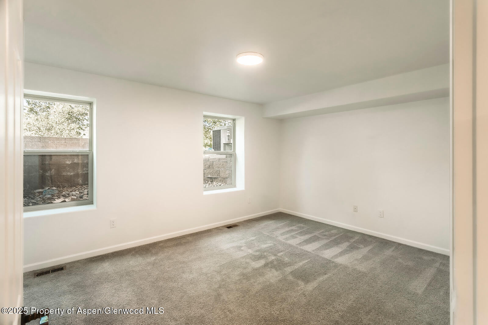 94 Castle Ridge Drive Property Photo 26