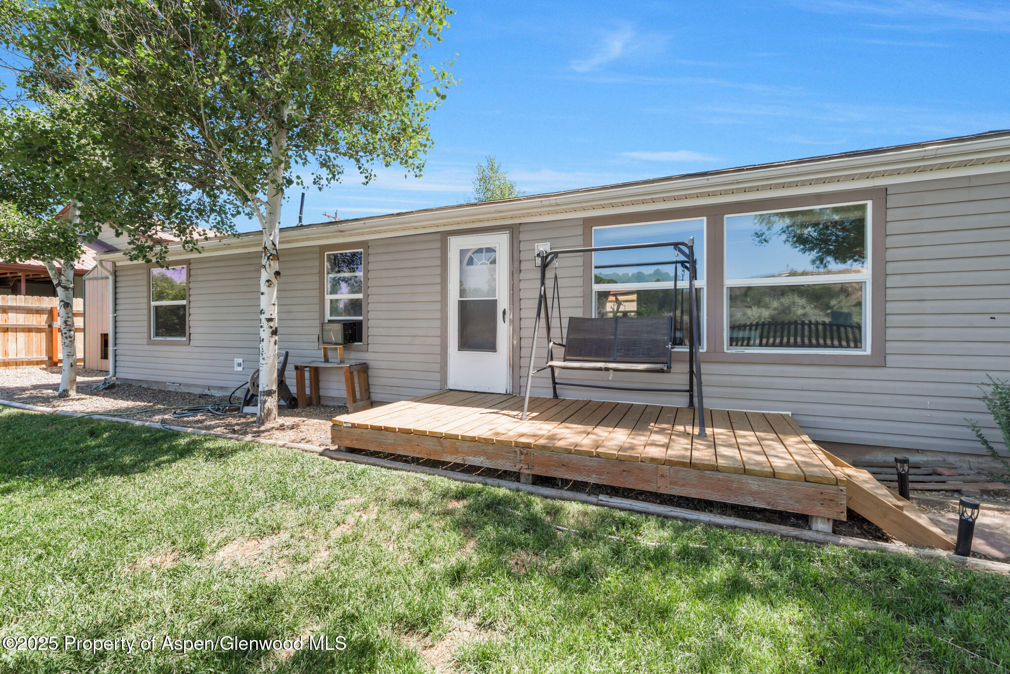 1137 Rose Street Property Photo 1