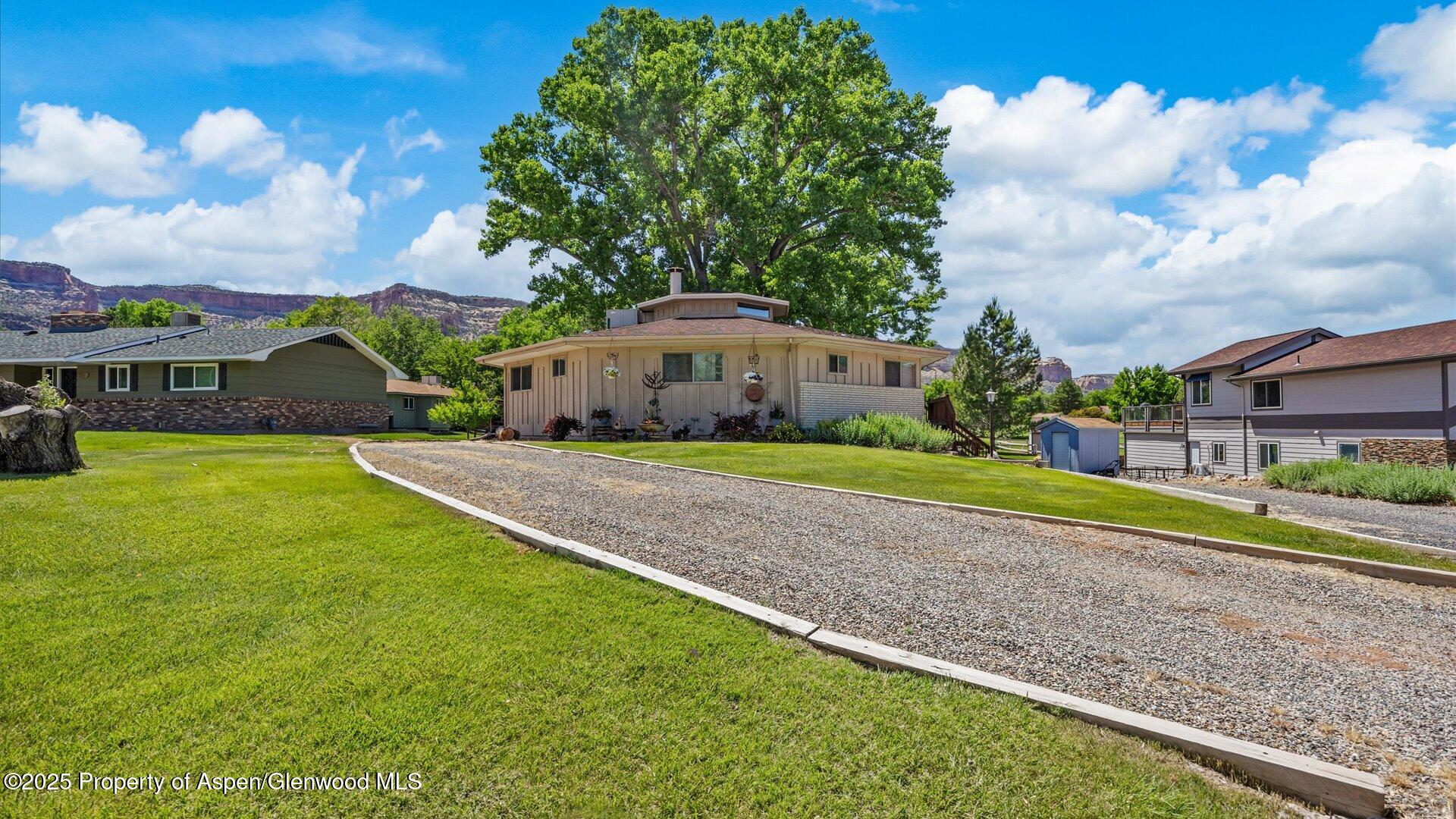 541 20 1/2 Road Property Photo 1