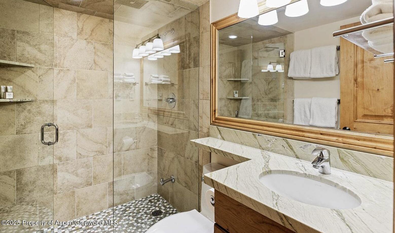 901 E Hyman Avenue 13 Property Photo 10
