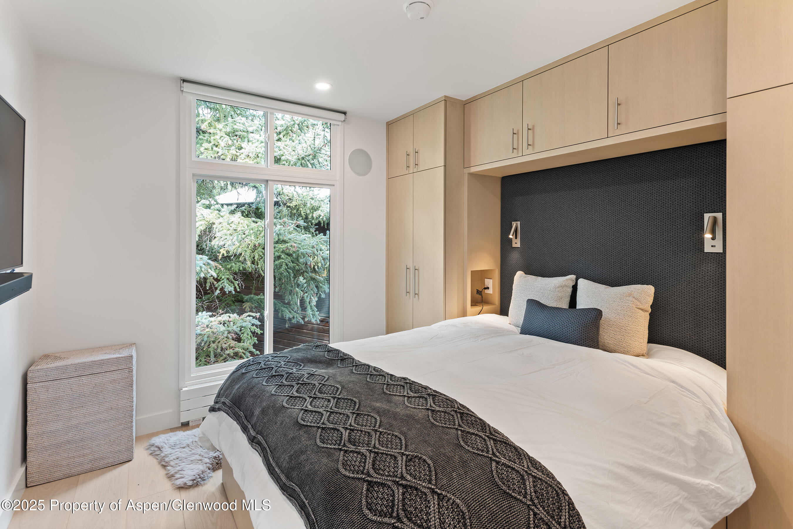 800 E Hopkins Avenue B5 Property Photo 20