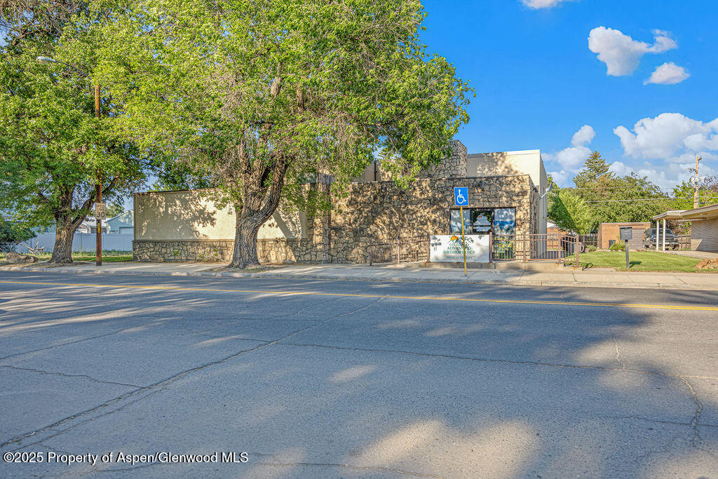 651 Yampa Avenue Property Photo 4