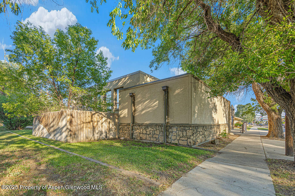 651 Yampa Avenue Property Photo 6