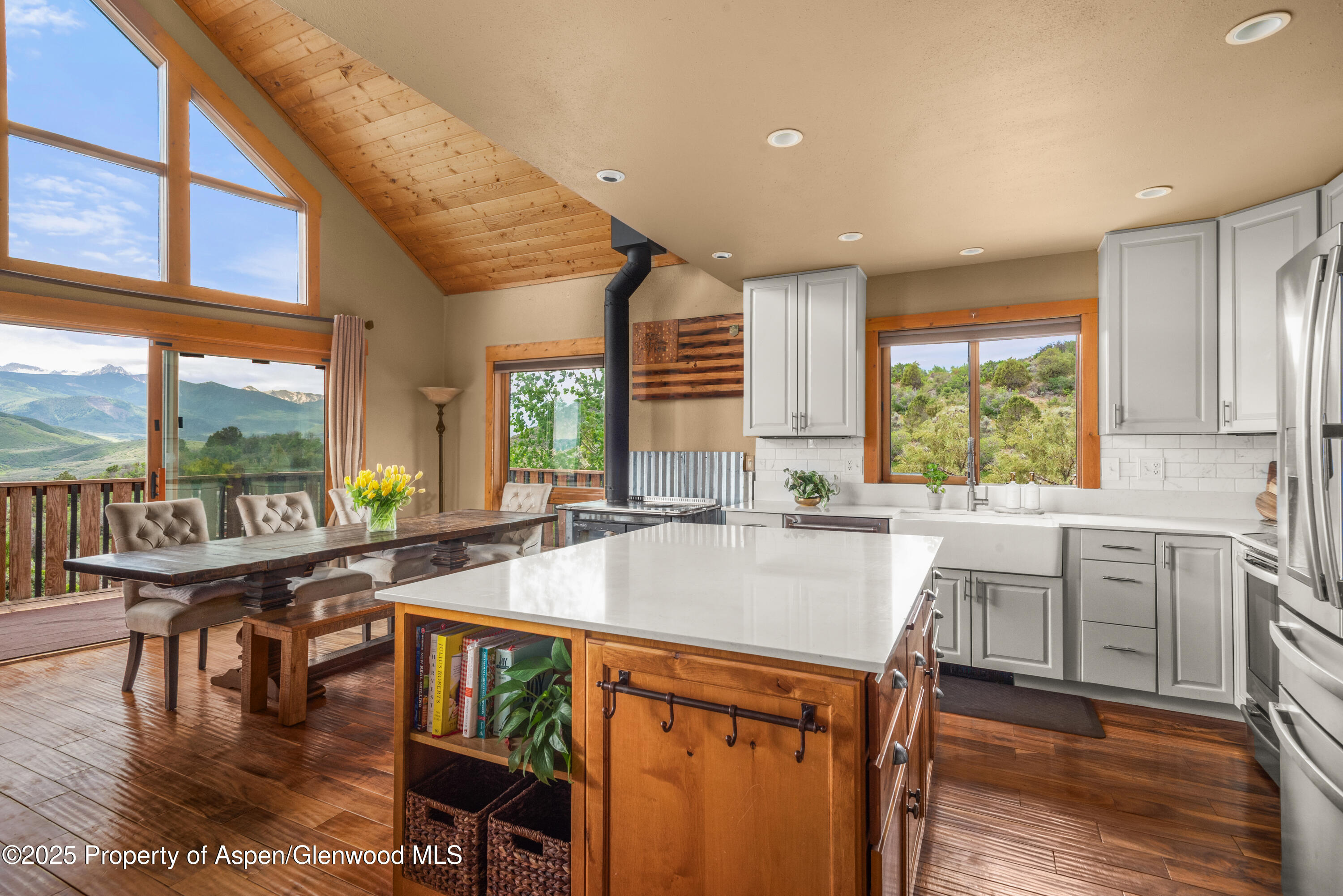 614 Light Hill Road Property Photo 5