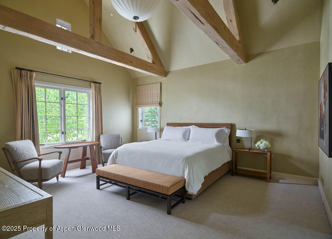 864 Moore Drive Property Photo 14
