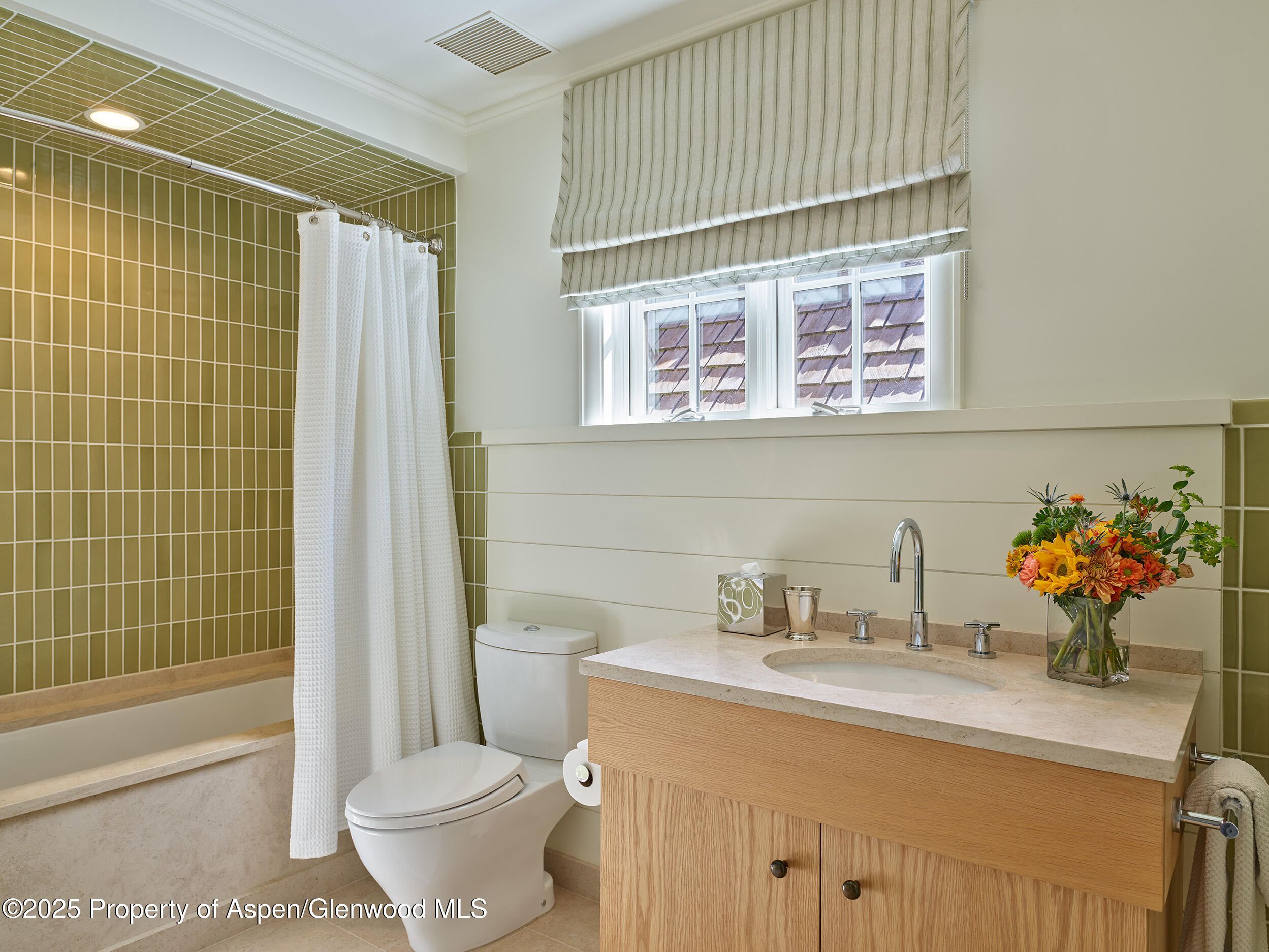 864 Moore Drive Property Photo 18