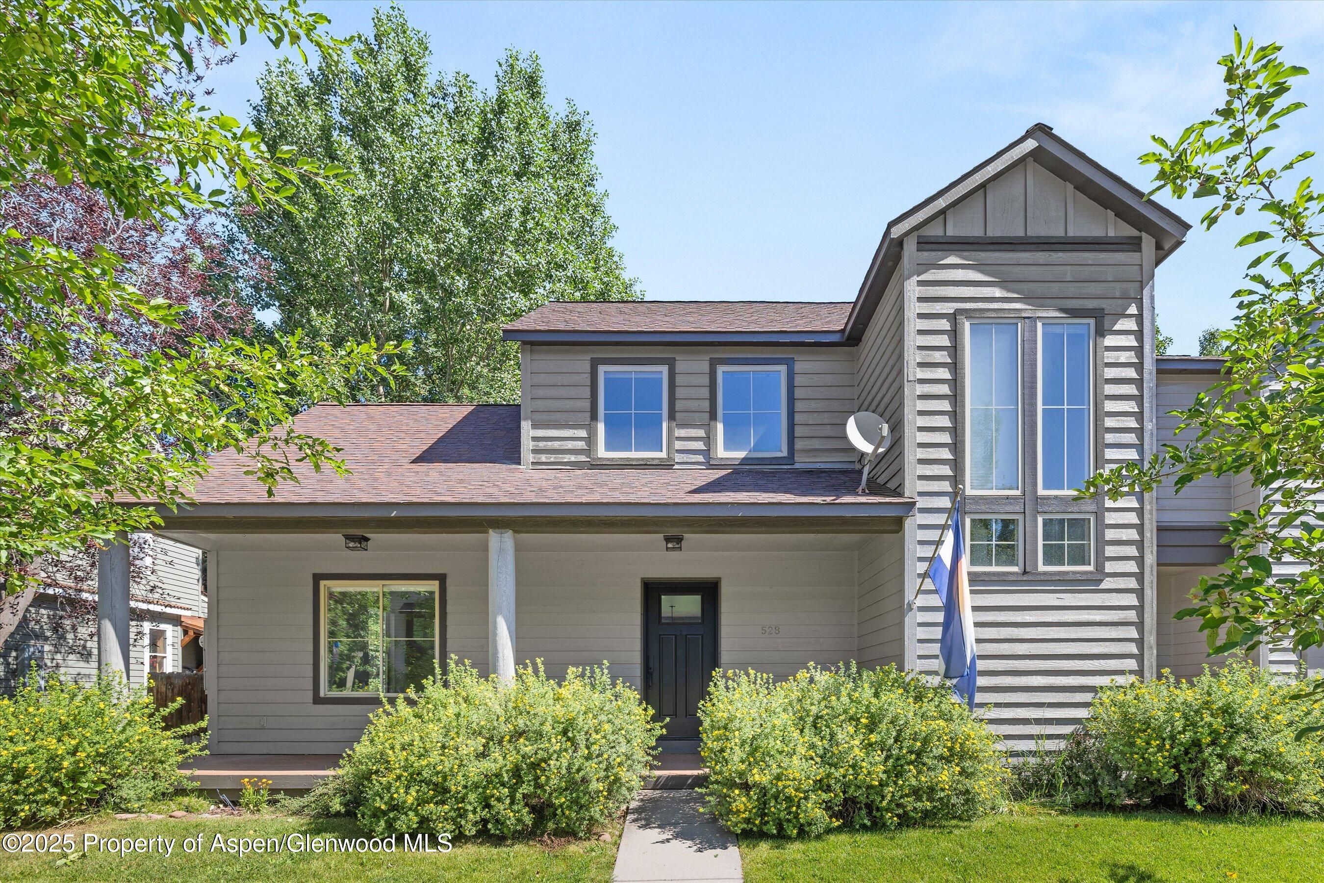 528 Lake Court Property Photo 1