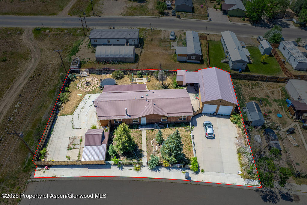 2110 Alder Place Property Photo 2