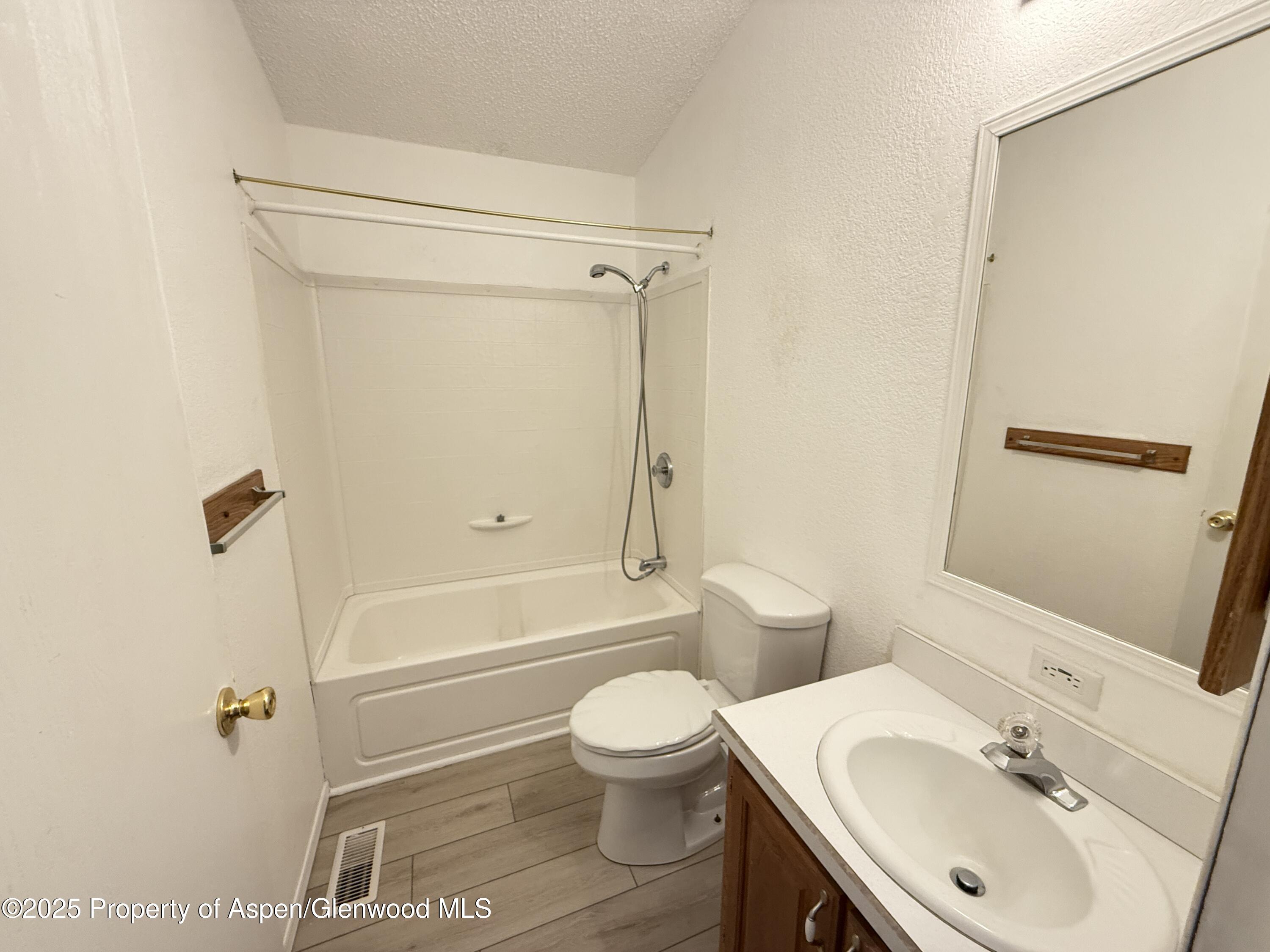 2110 Alder Place Property Photo 21