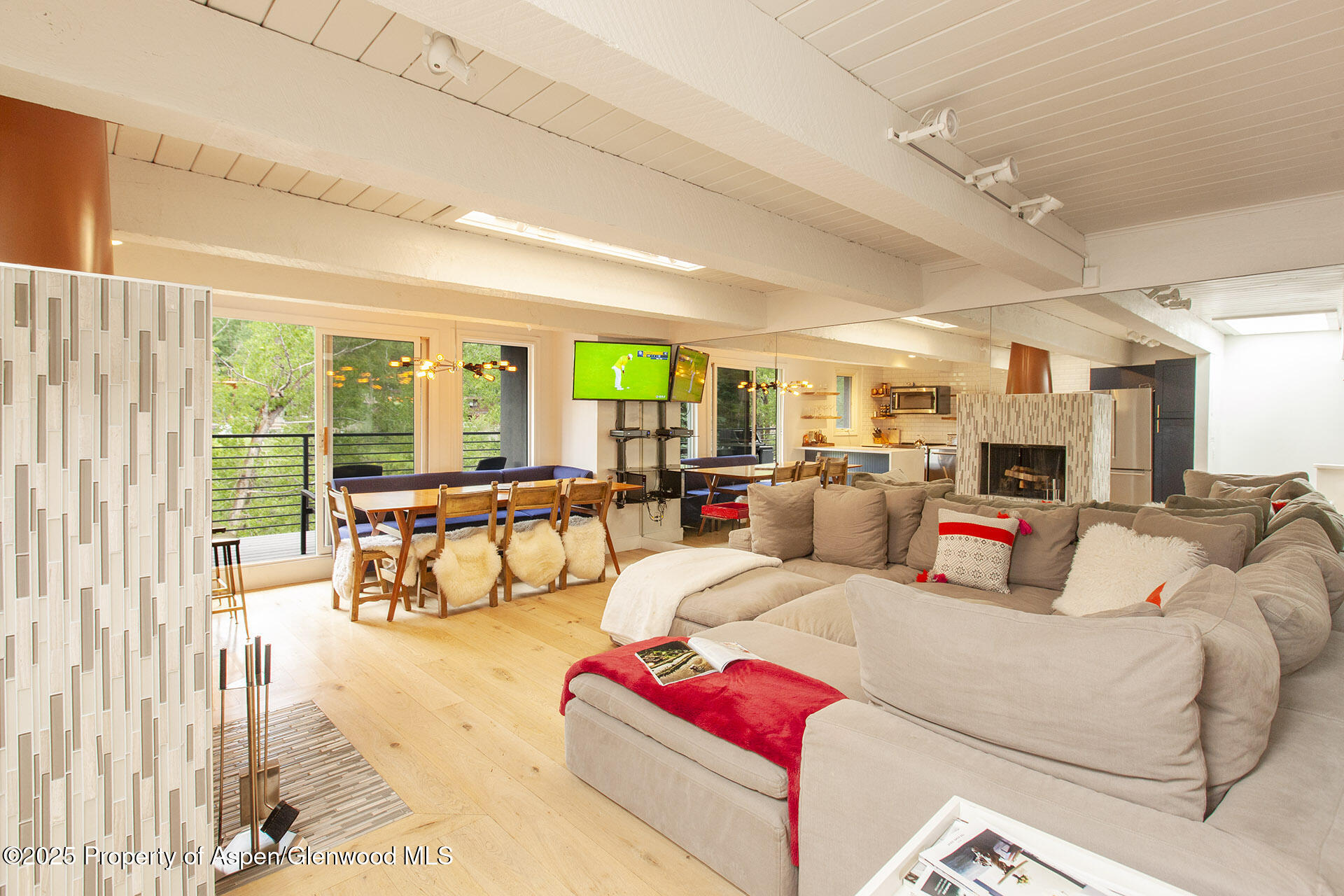 1039 E Cooper Avenue, 16a Property Photo 2