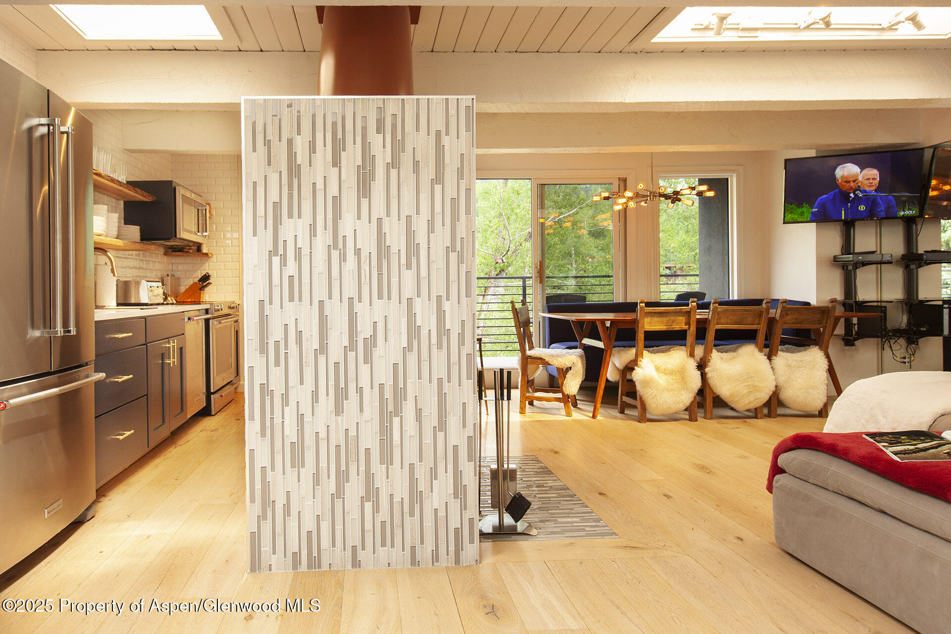 1039 E Cooper Avenue, 16a Property Photo 3