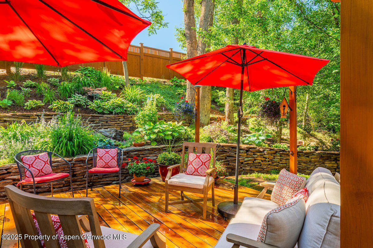 90 River Cove Property Photo 2