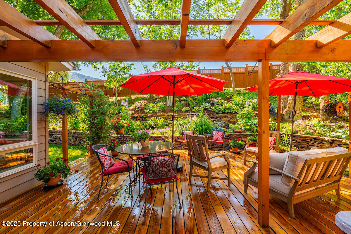 90 River Cove Property Photo 3