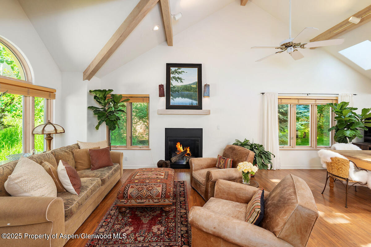 90 River Cove Property Photo 4