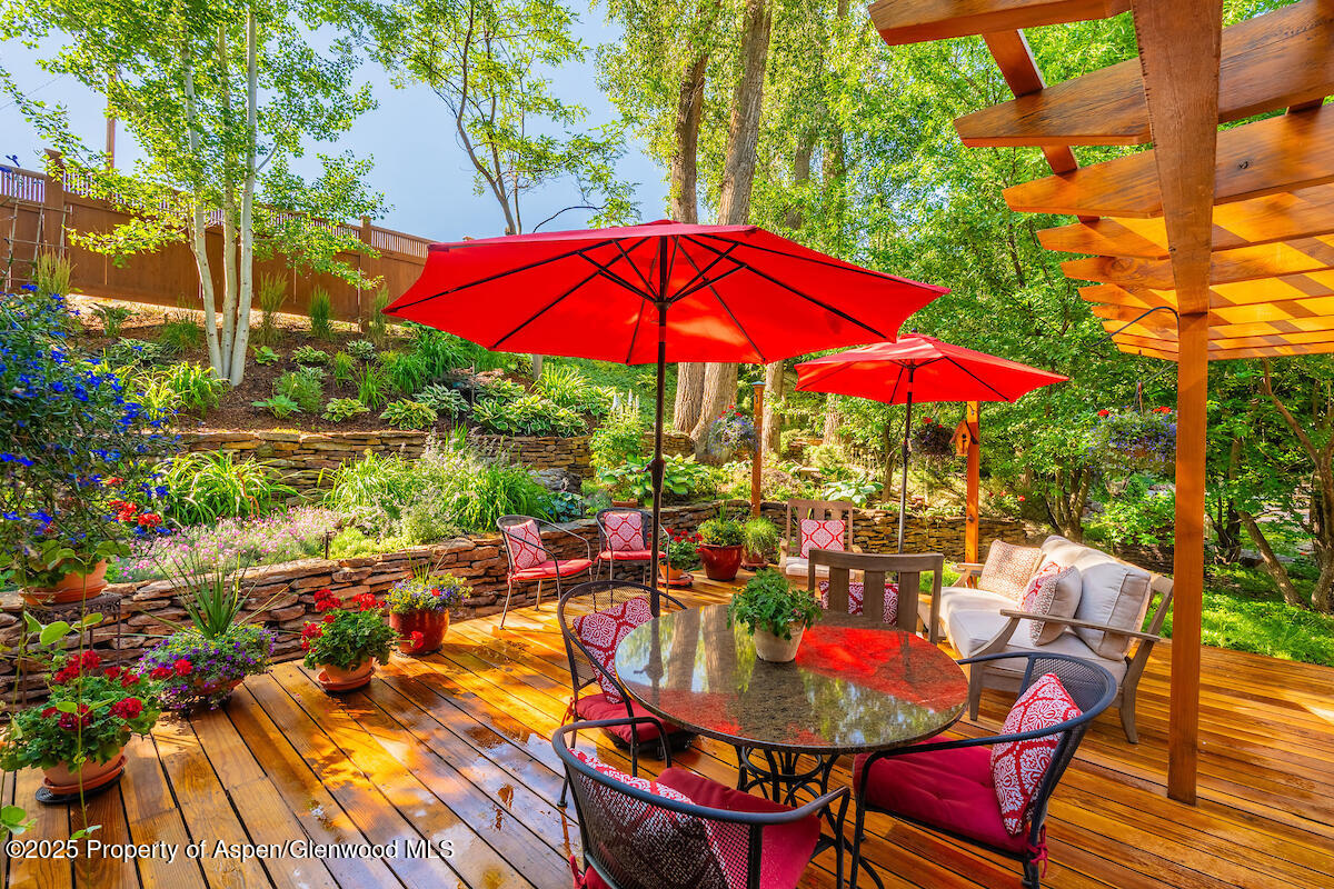 90 River Cove Property Photo 9