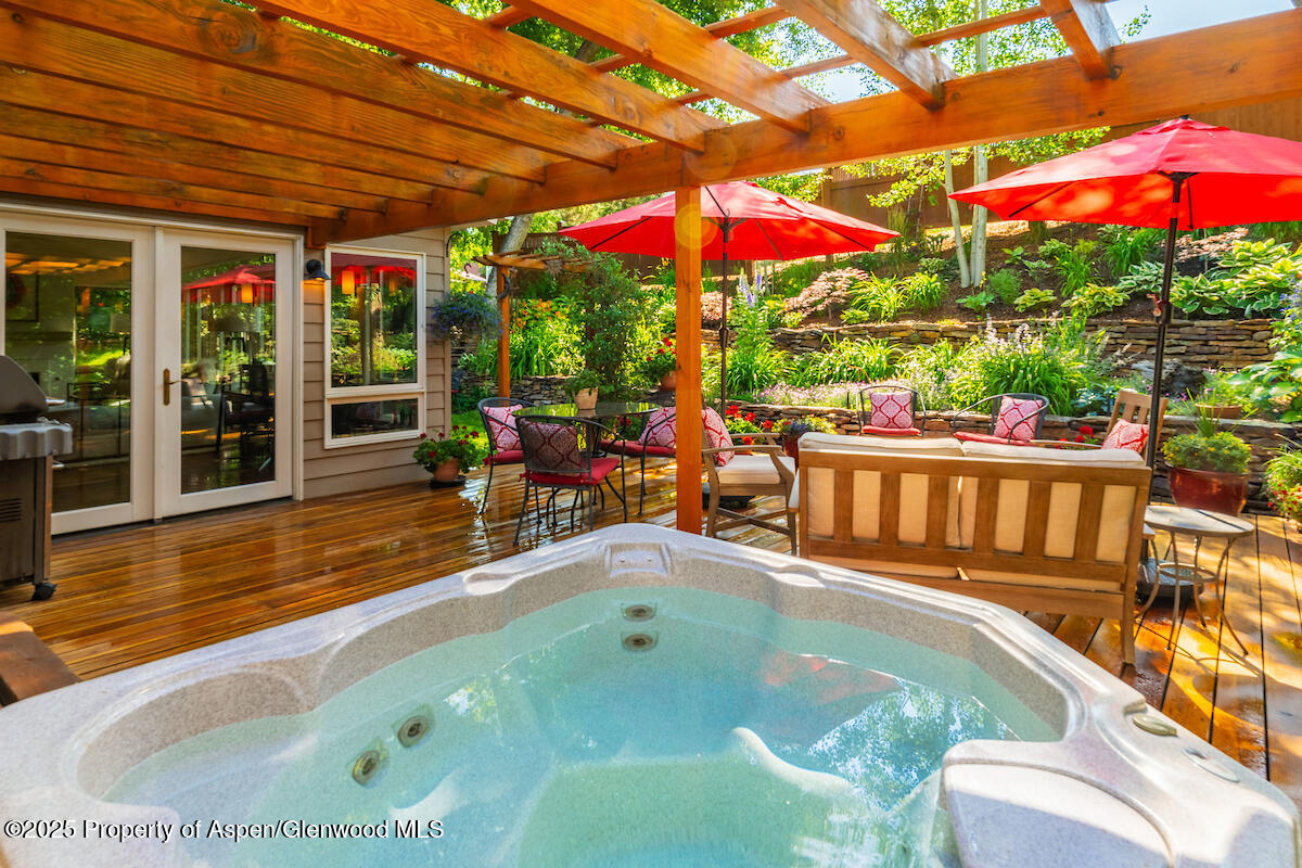 90 River Cove Property Photo 16