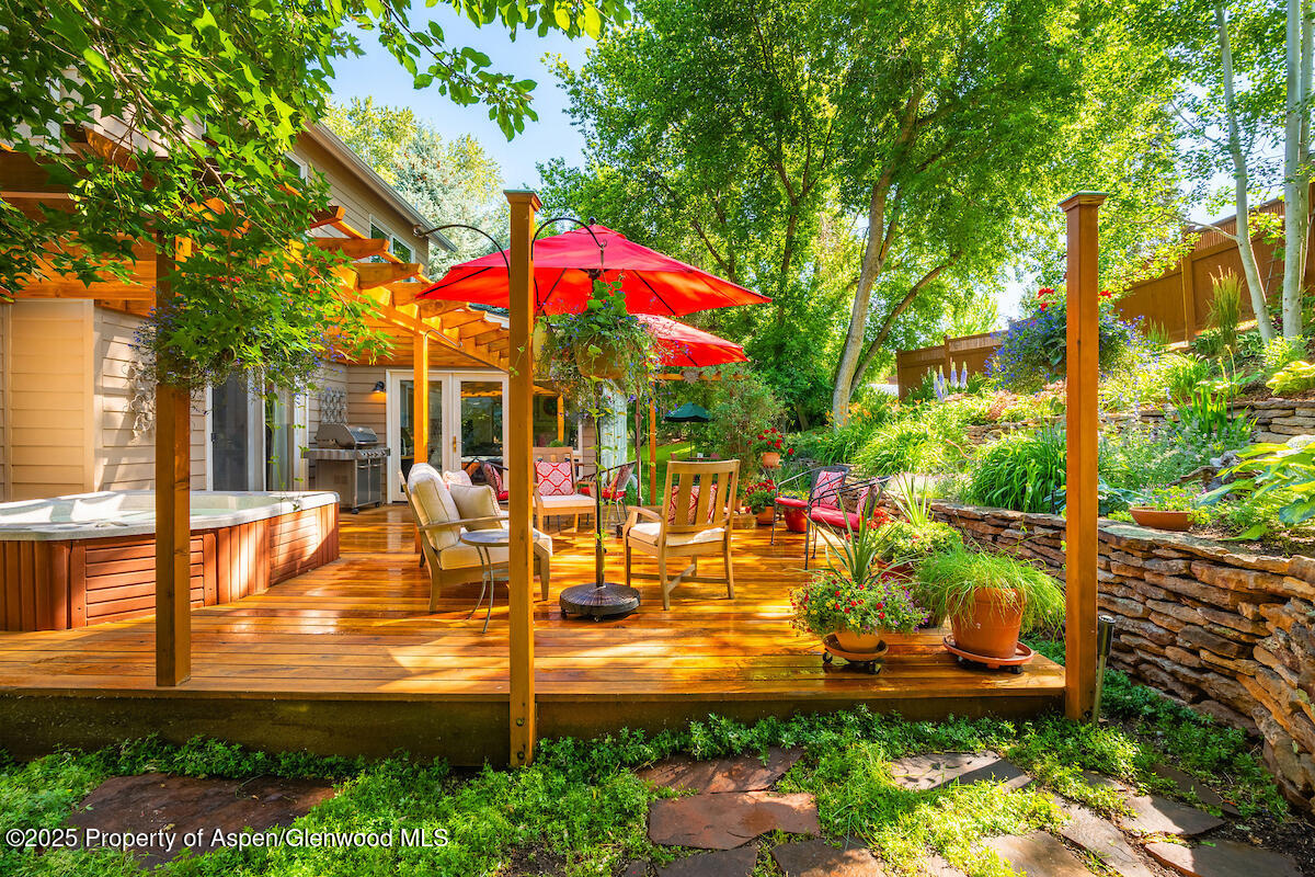 90 River Cove Property Photo 18