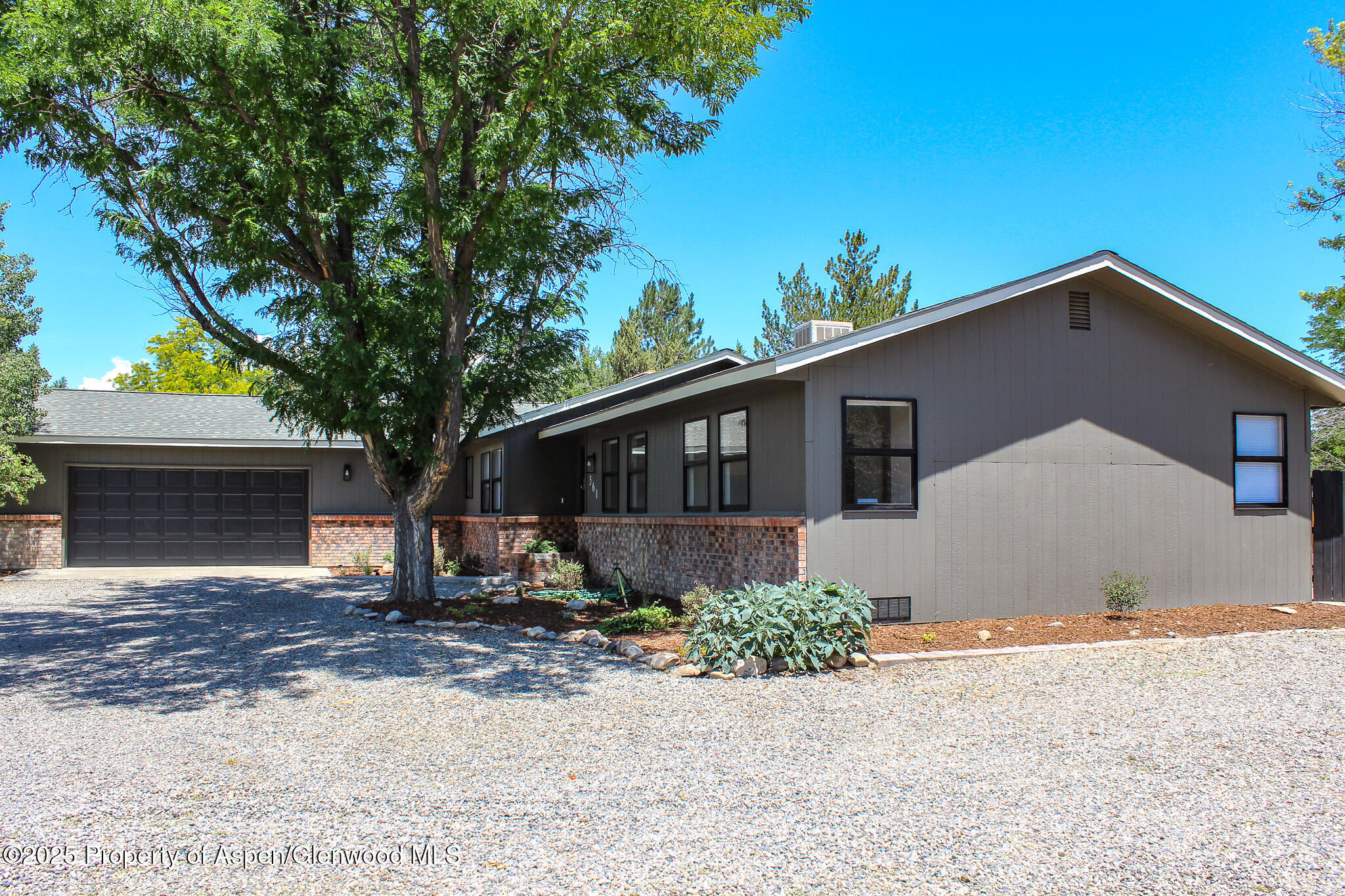 560 Willowwood Lane