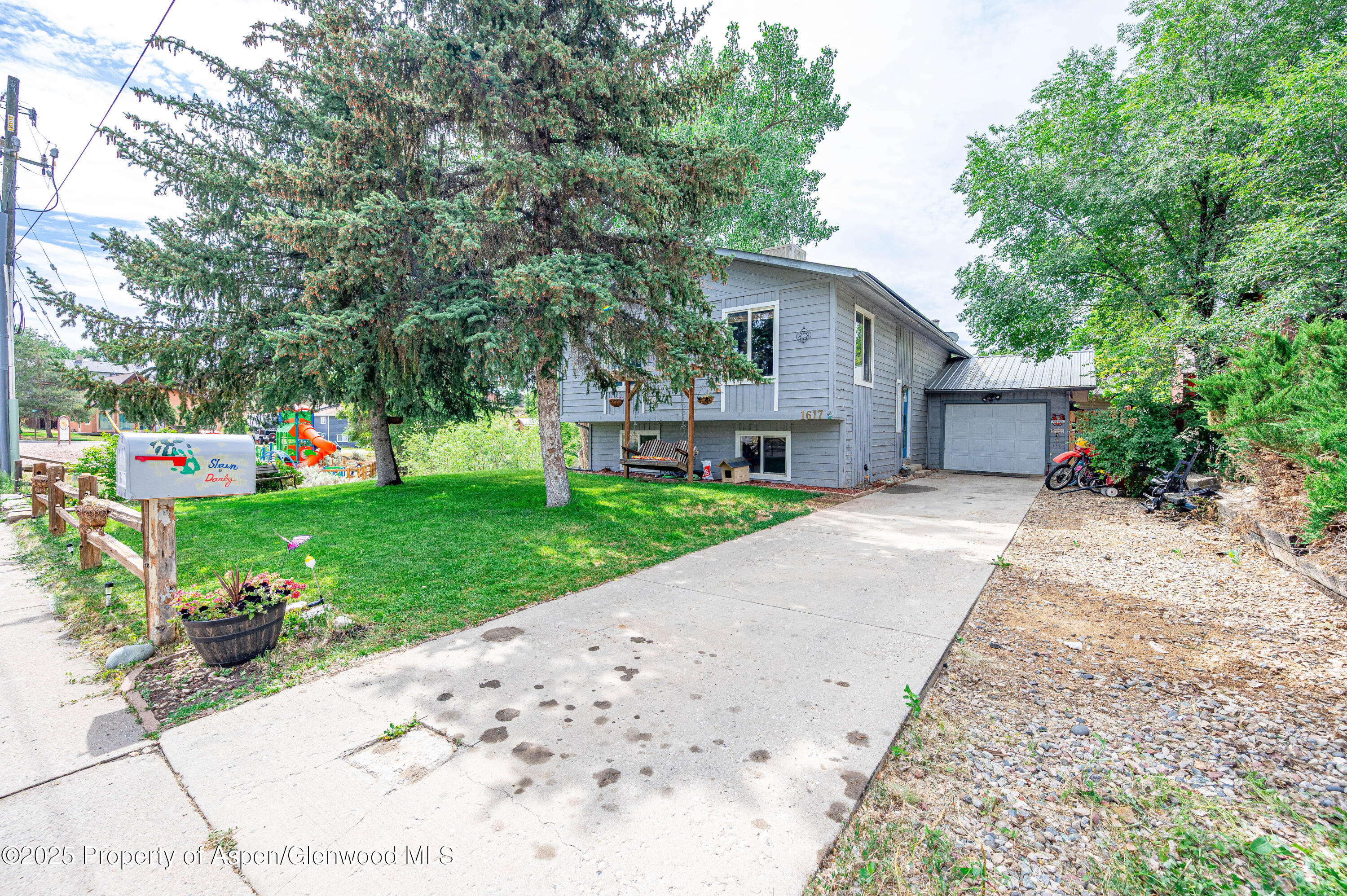 1617 W 7th Street Property Photo 1