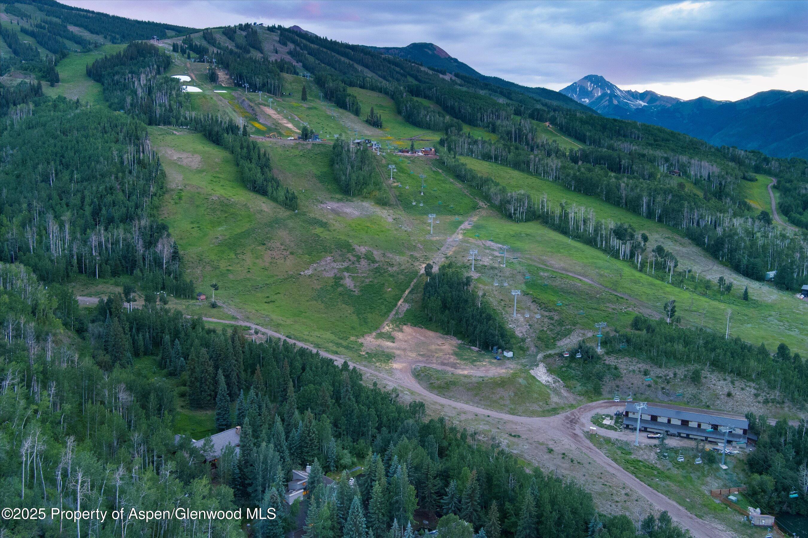 473 Creek Lane Property Photo 11