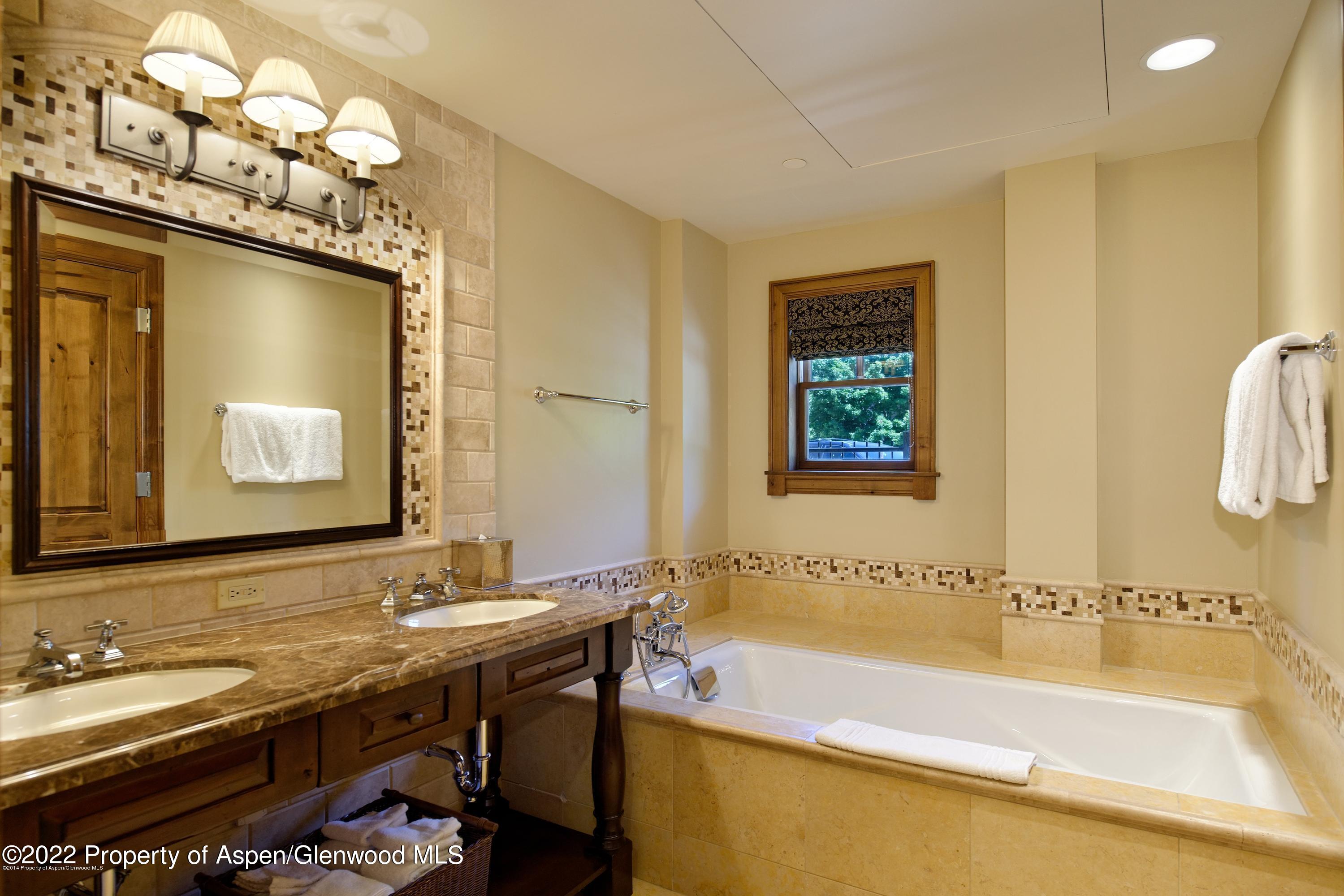 415 E Dean St, Unit 44b Property Photo 10