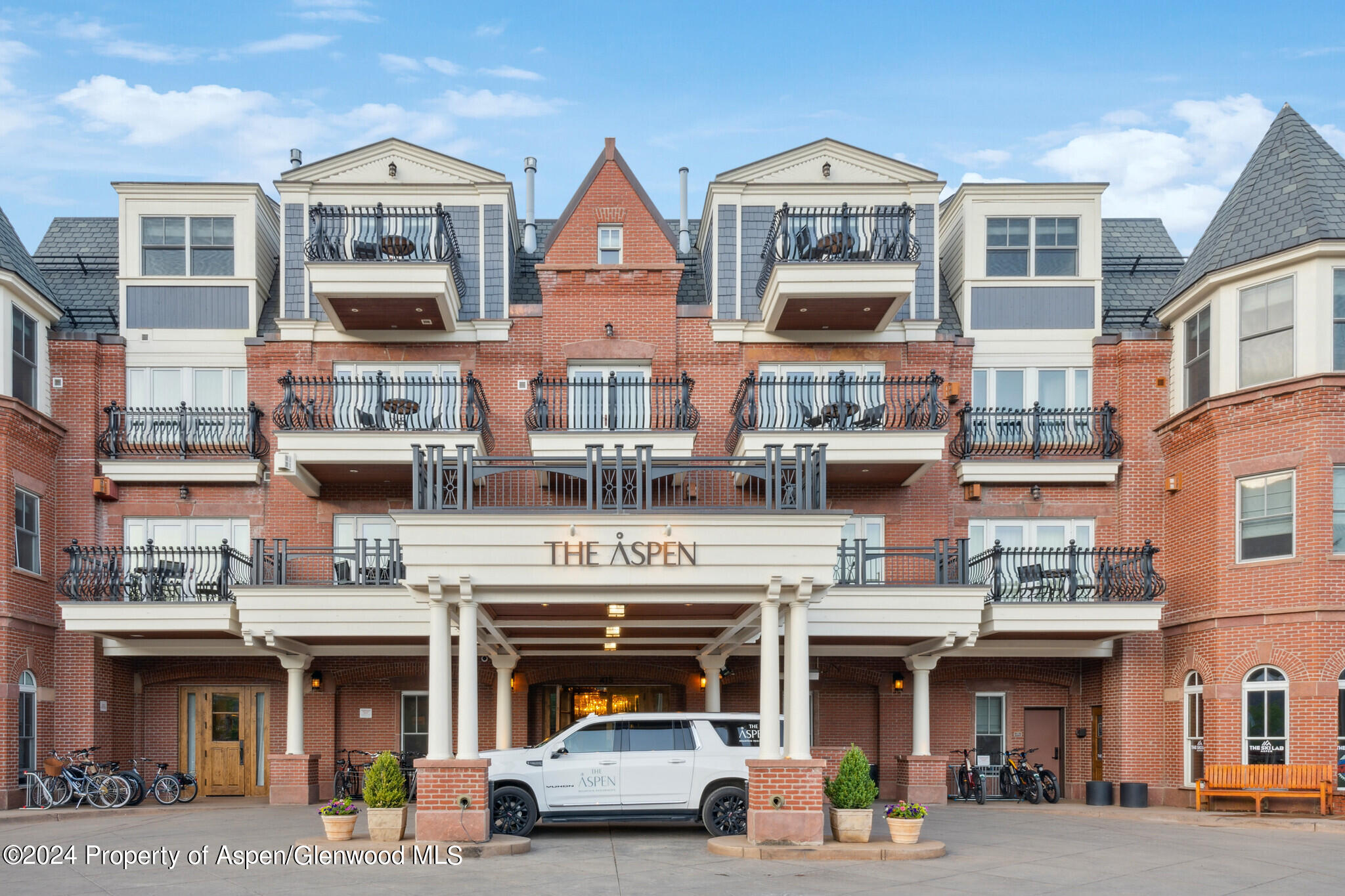 415 E Dean St, Unit 44b Property Photo 19