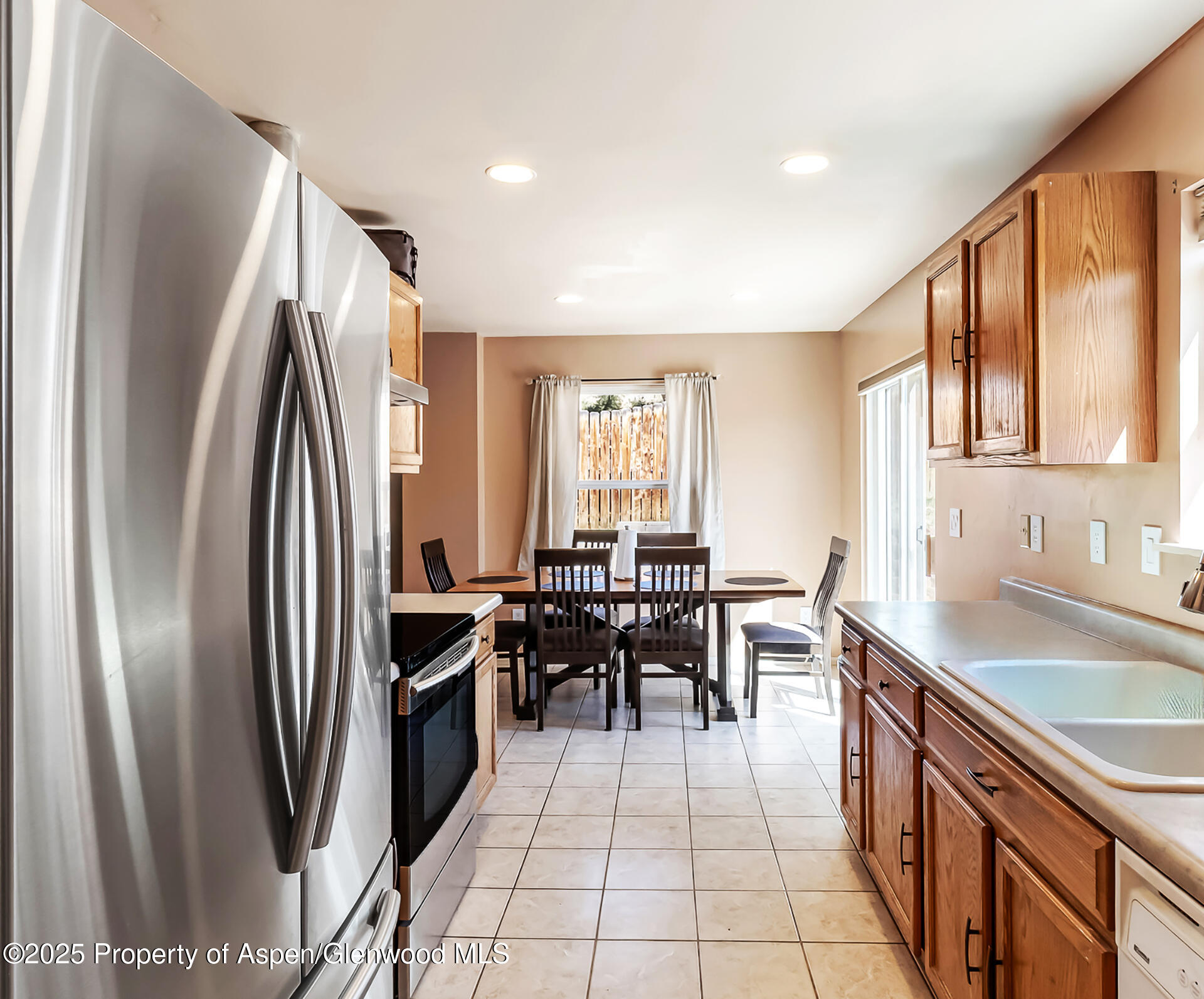 2618 Apache Court Property Photo 14