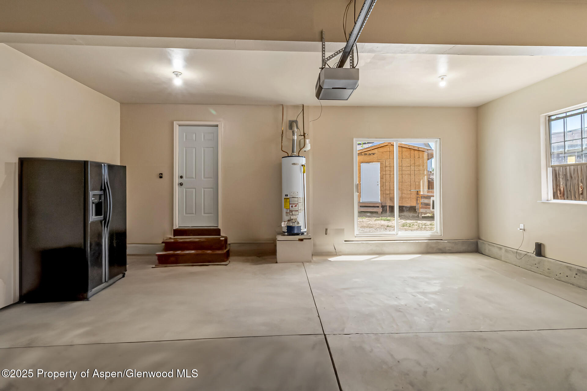 2618 Apache Court Property Photo 24