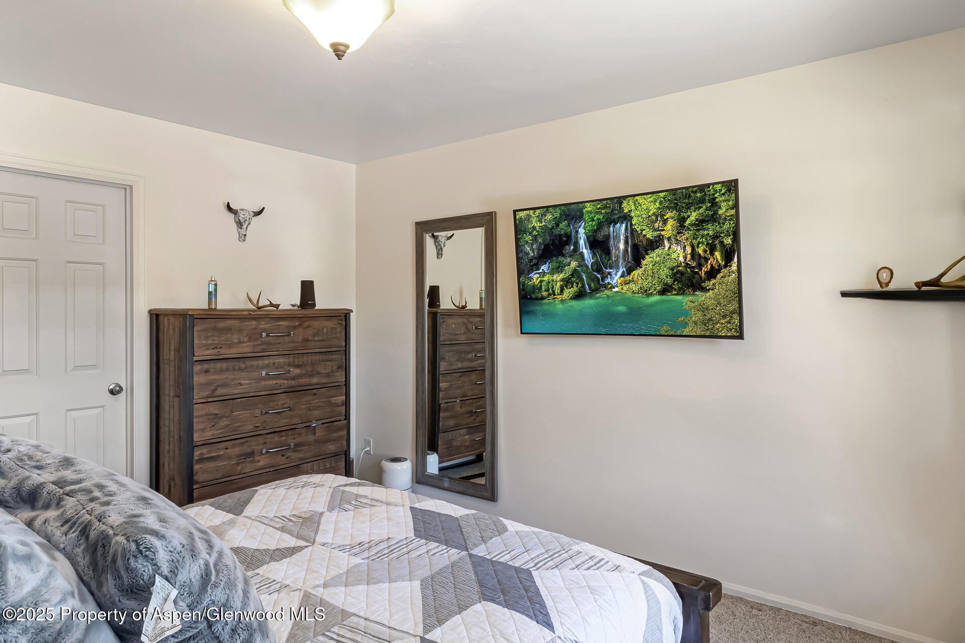 2618 Apache Court Property Photo 28