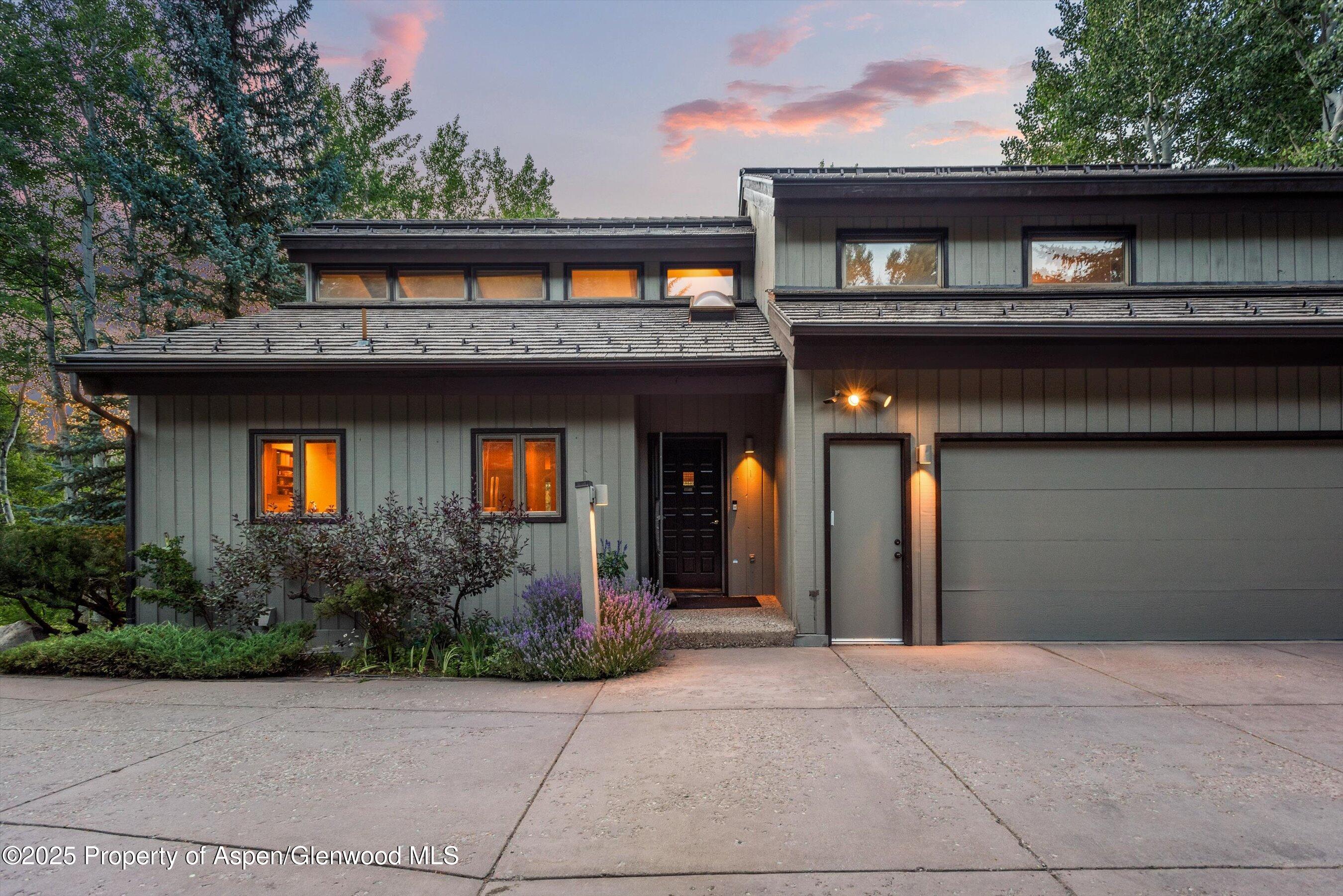 28 Larkspur Lane Property Photo 1
