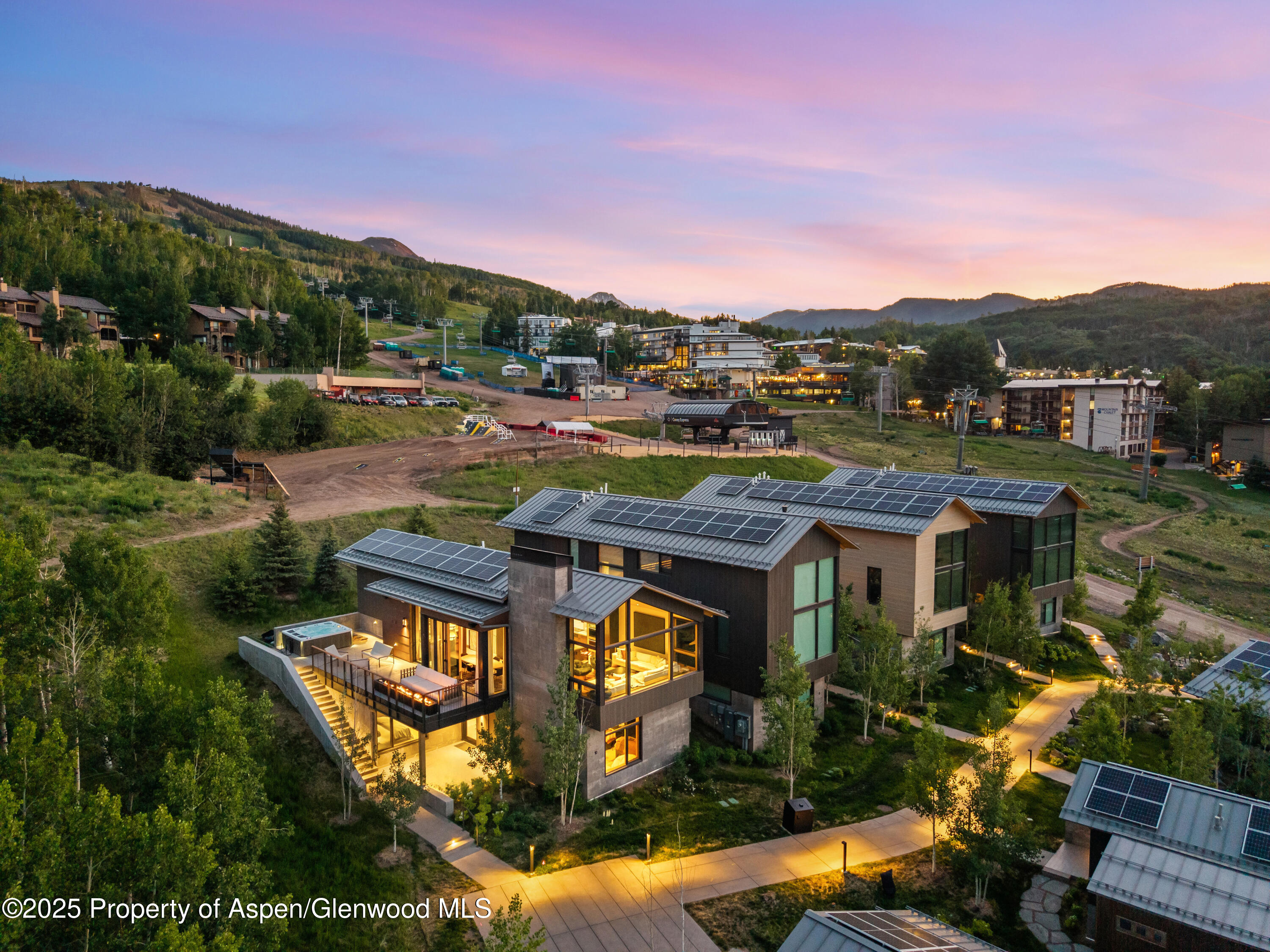 411 Wood Road, 10 Property Photo 3