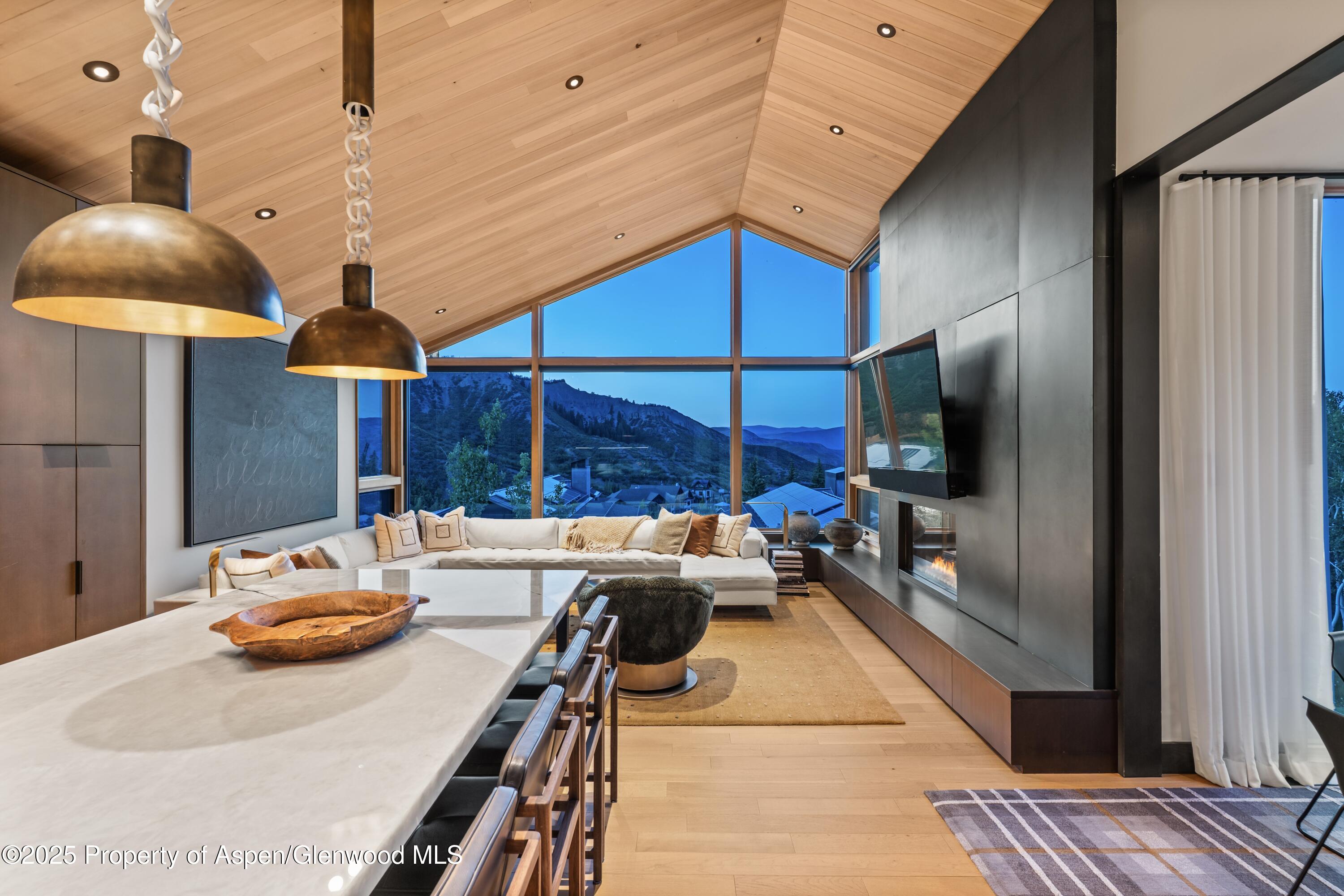 411 Wood Road, 10 Property Photo 6