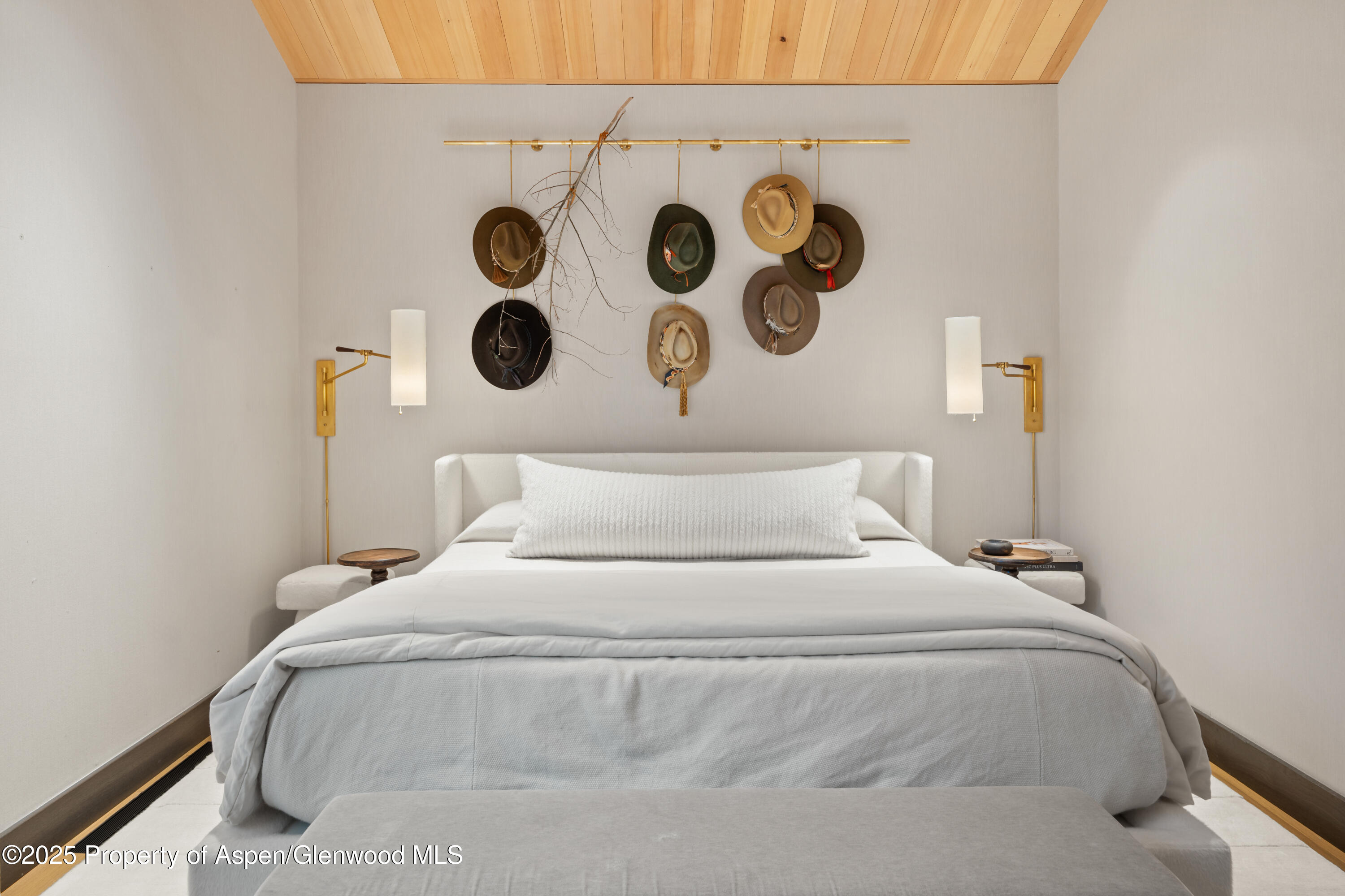 411 Wood Road, 10 Property Photo 12